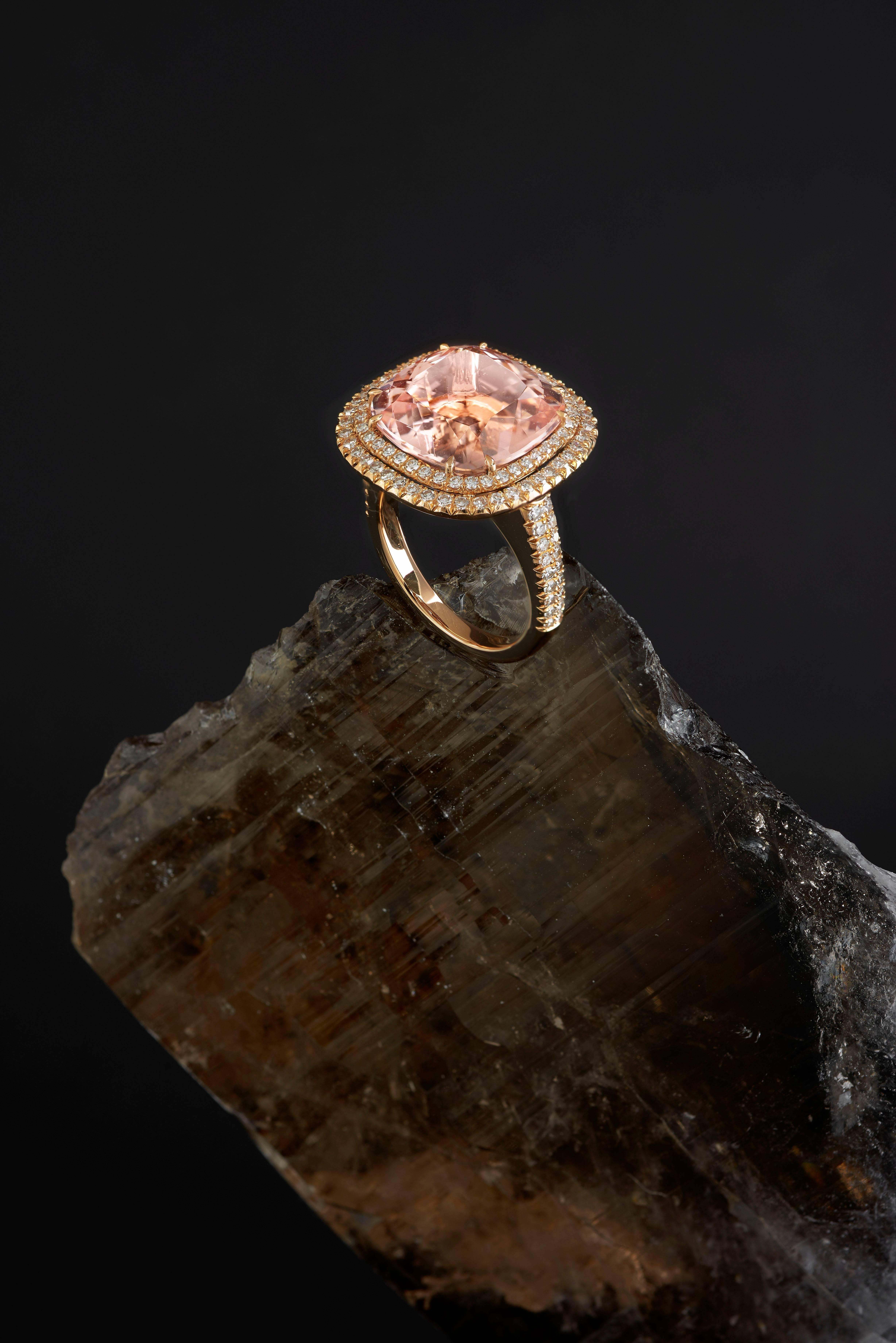 Morganite '17.71 Carat' and Double Diamond Entourage '1.10 Carat' Cocktail Ring For Sale 1