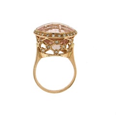Morganite 18 karat Yellow Gold Diamonds Cocktail Ring