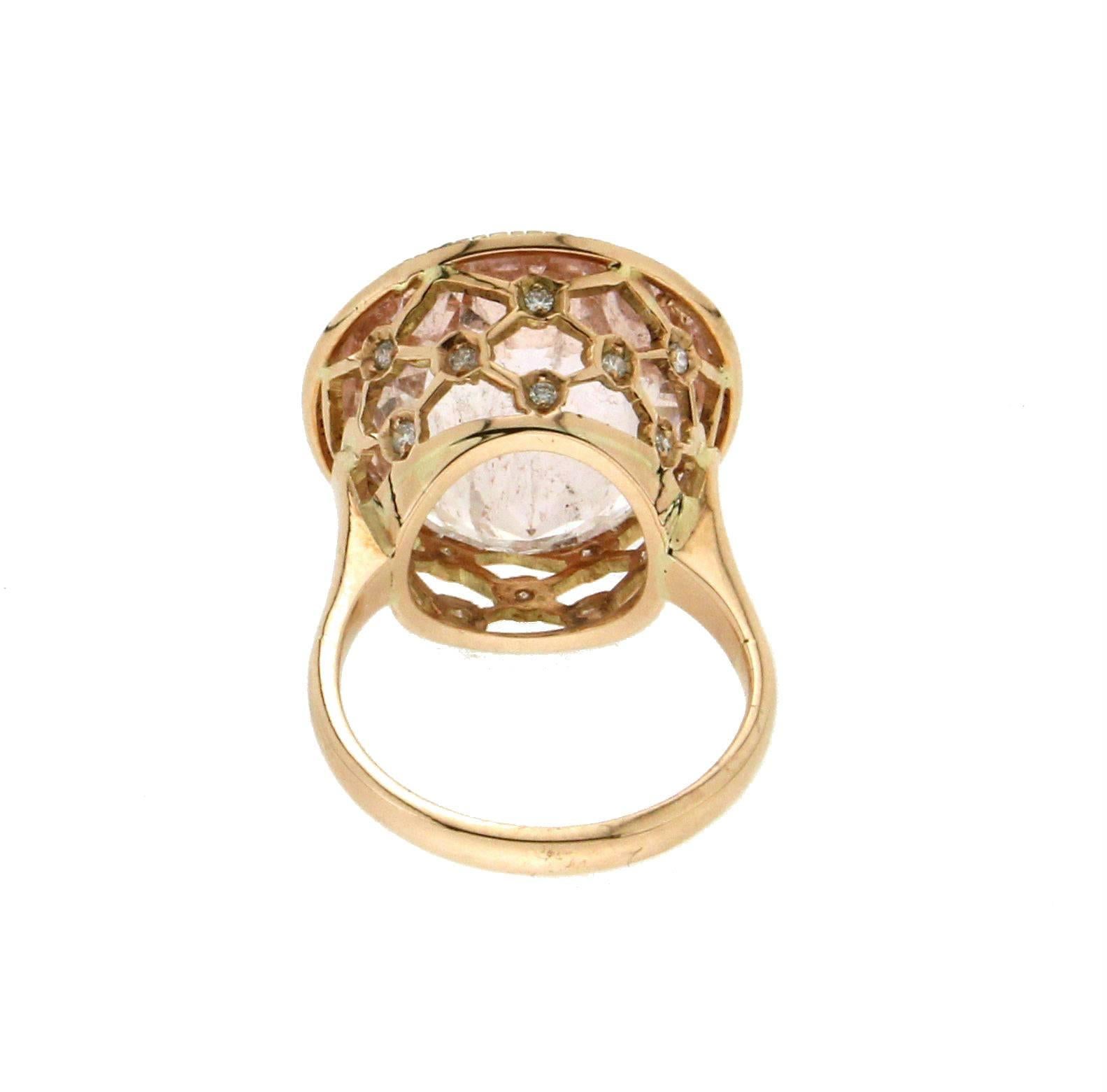 Morganite 18 karat Yellow Gold Diamonds Cocktail Ring In New Condition For Sale In Marcianise, IT