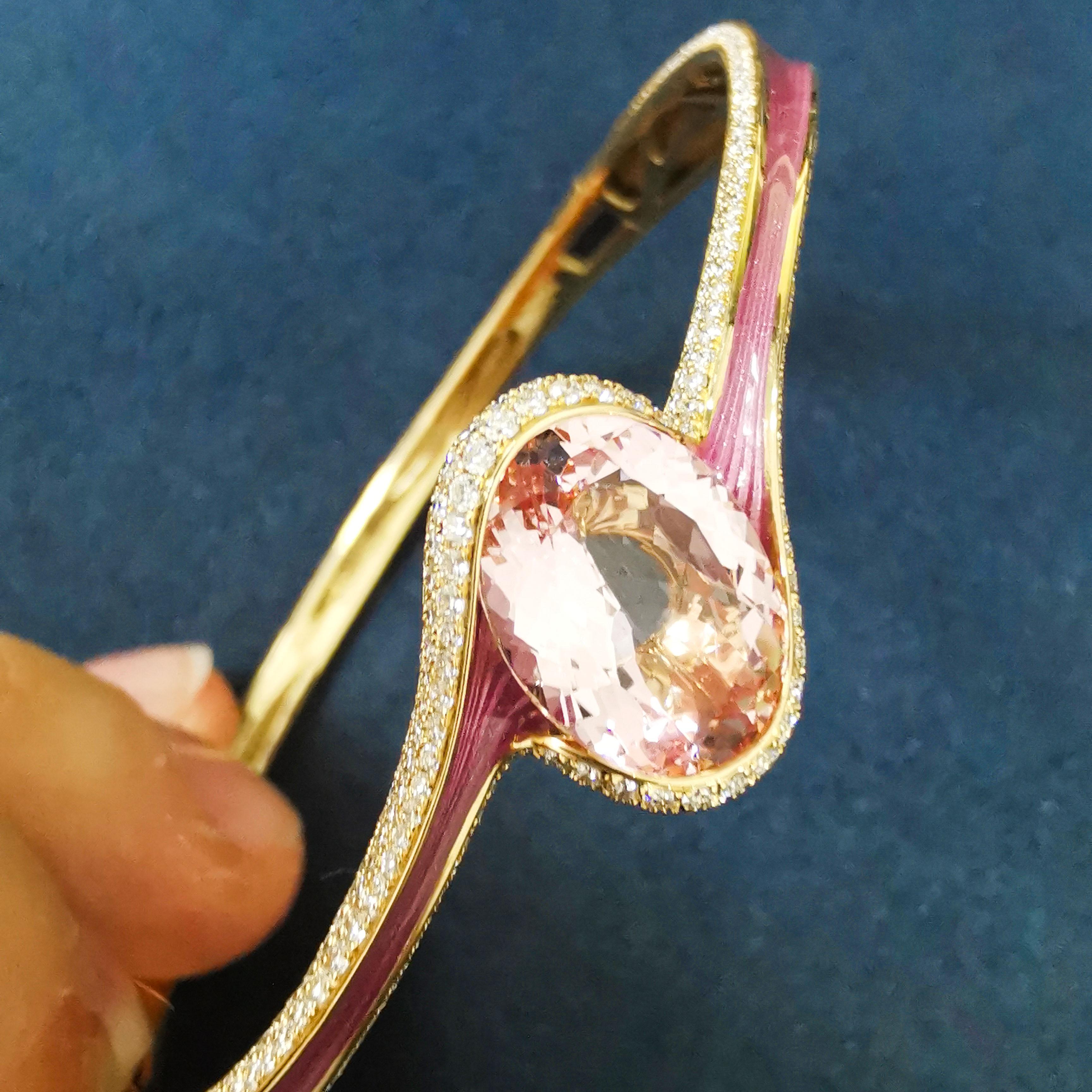Morganite 3.48 Carat Diamonds 18 Karat Yellow Gold Enamel Melted Colors Bracelet In New Condition For Sale In Bangkok, TH