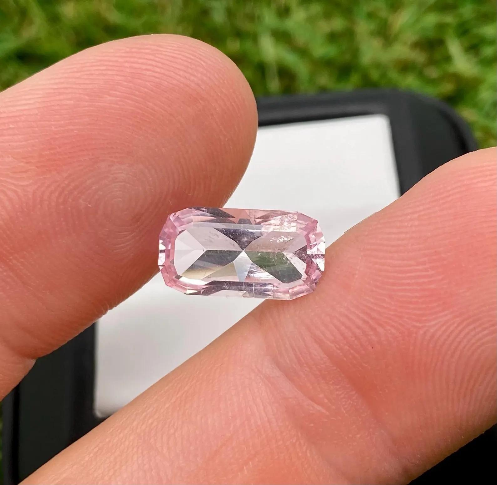 Morganite 3.90 Ct., Loose natural gemstone, Excellent cut, Origin Nigeria For Sale 5
