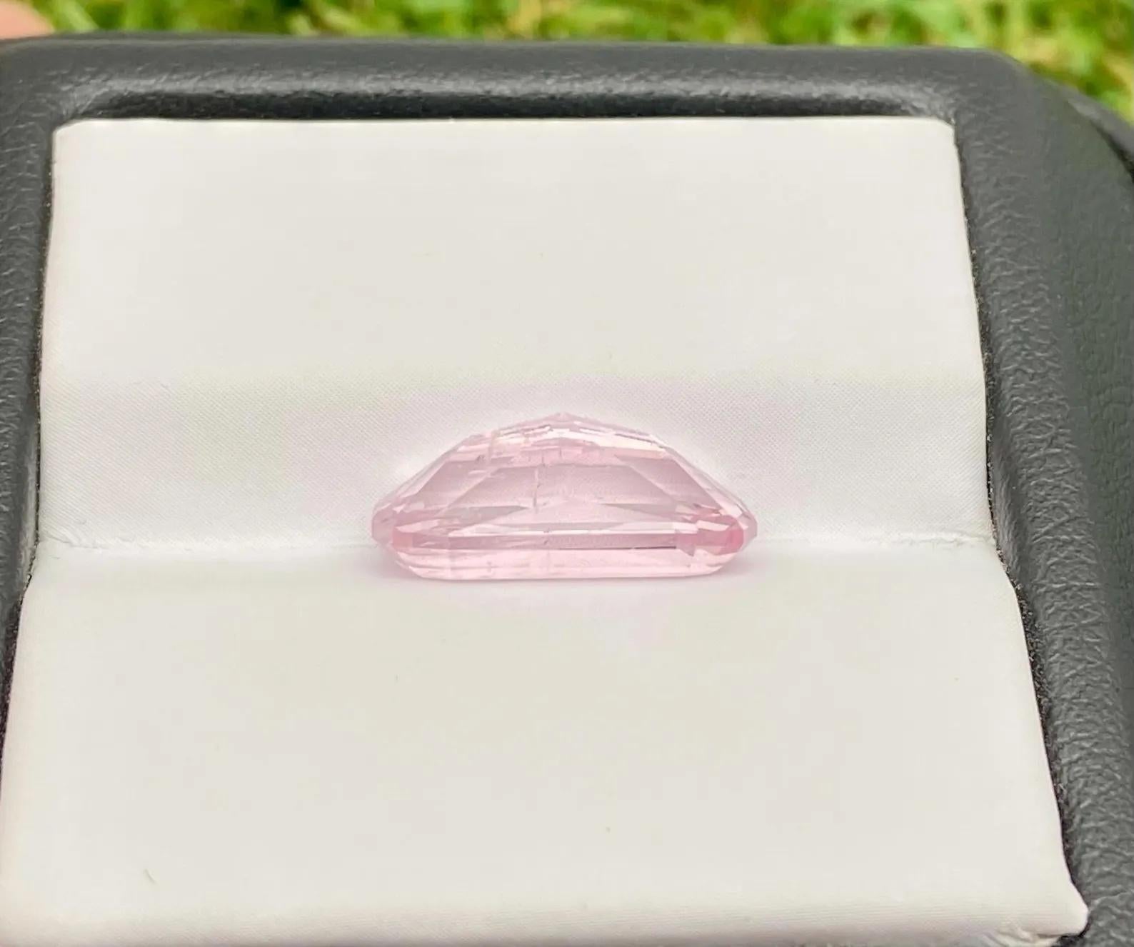 Morganite 3.90 Ct., Loose natural gemstone, Excellent cut, Origin Nigeria In New Condition For Sale In Daugavpils, LV