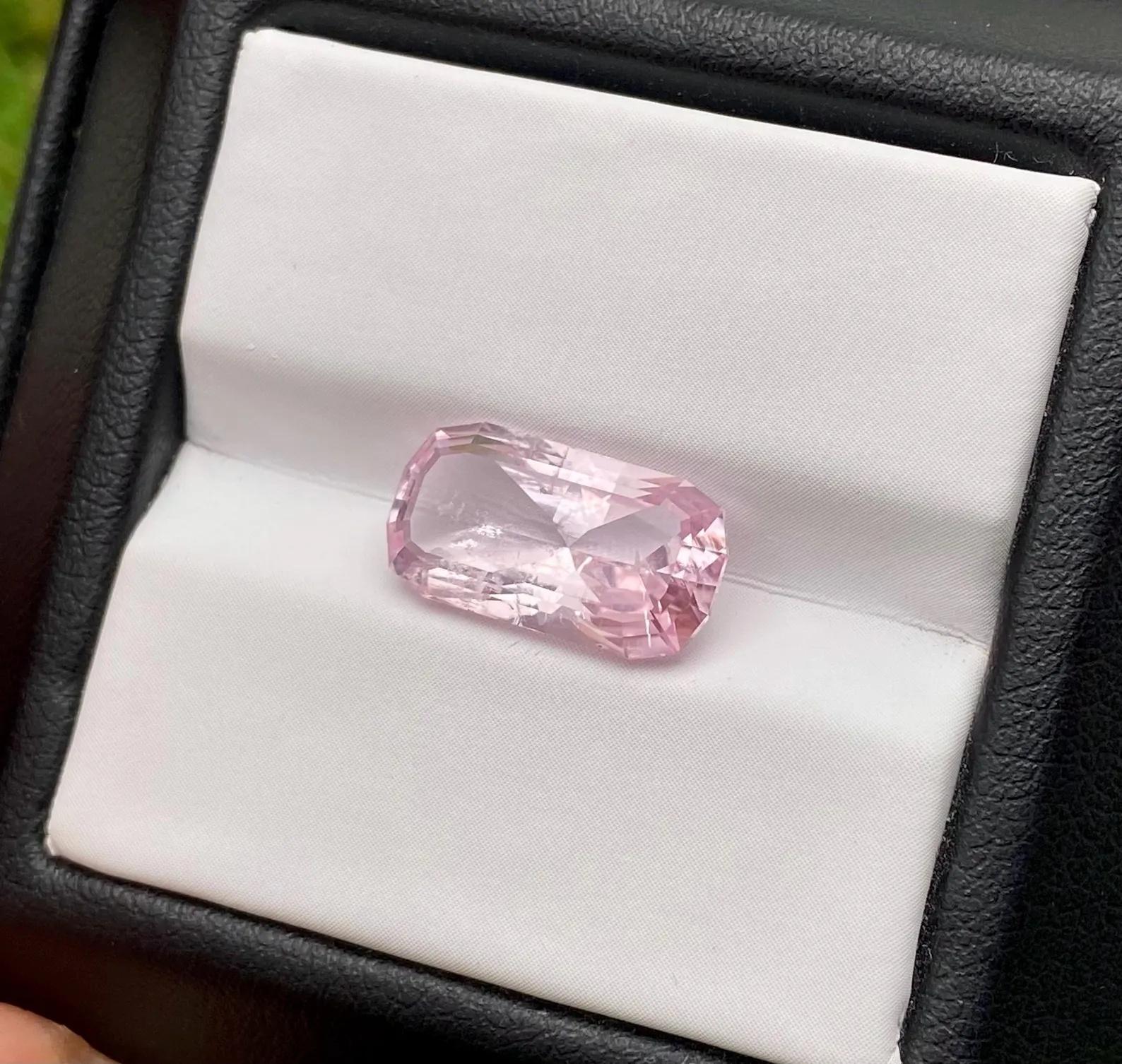 Morganite 3.90 Ct., Loose natural gemstone, Excellent cut, Origin Nigeria For Sale 2