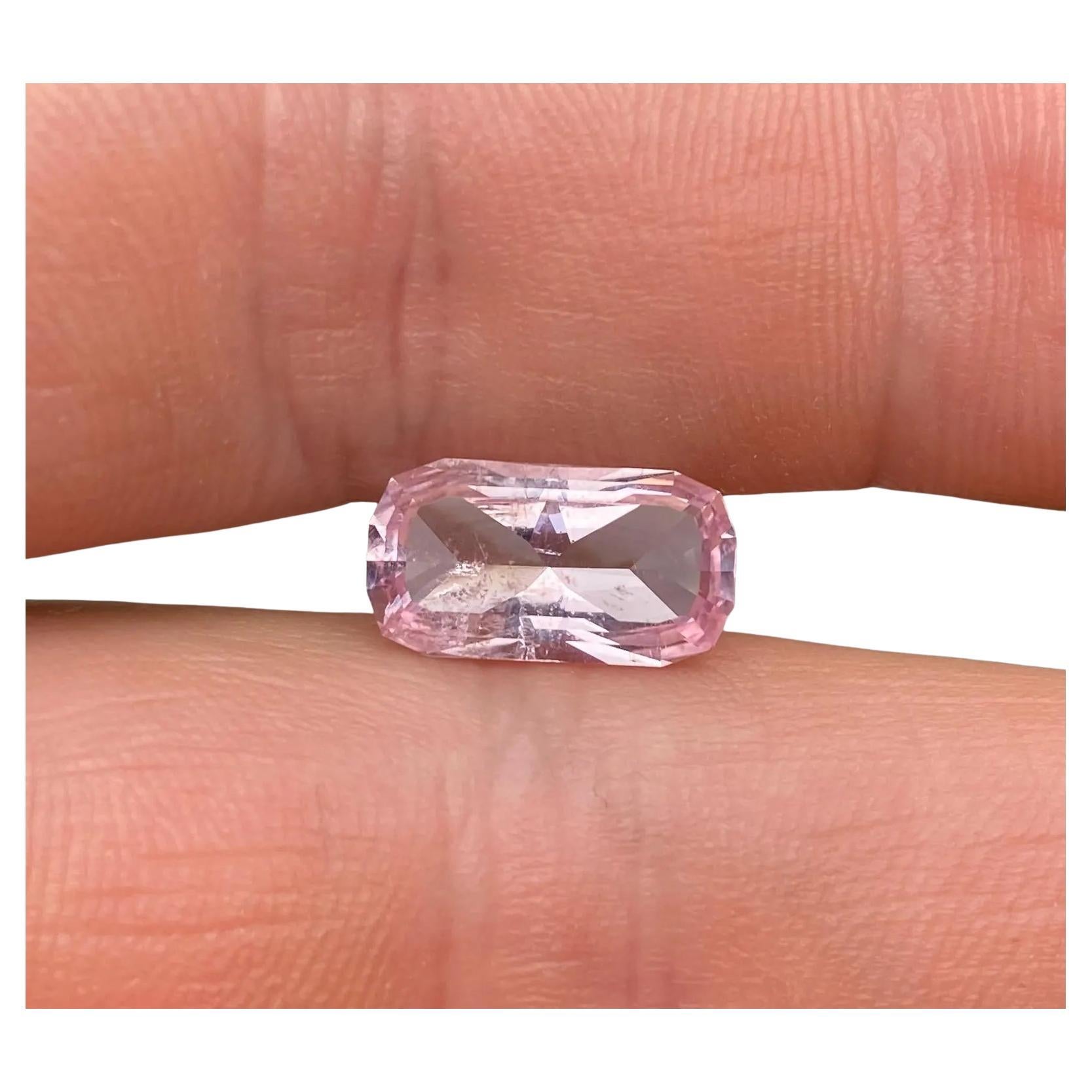 Morganite 3.90 Ct., Loose natural gemstone, Excellent cut, Origin Nigeria For Sale