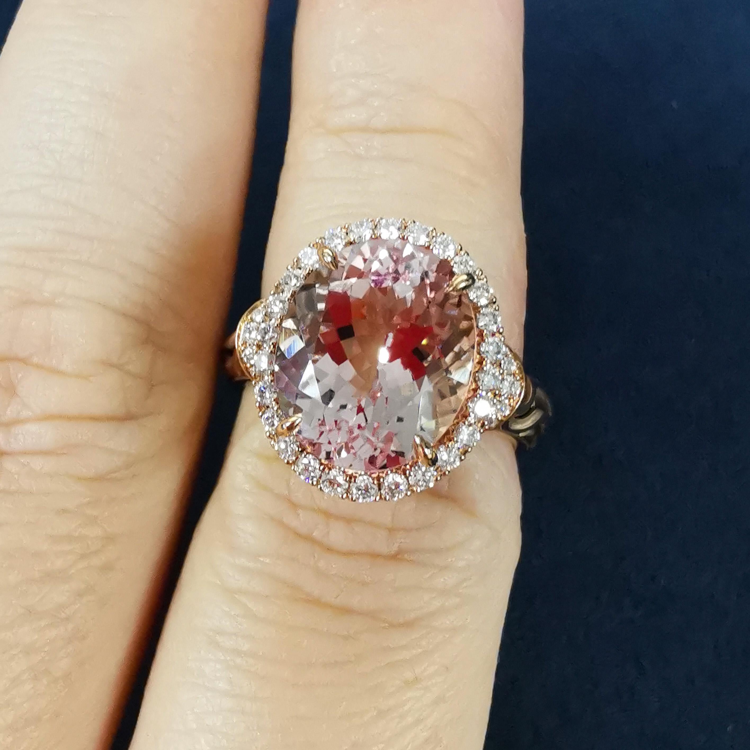 Morganite 5.13 Carat Diamonds 18 Karat Rose Gold New Classic Ring For Sale 4