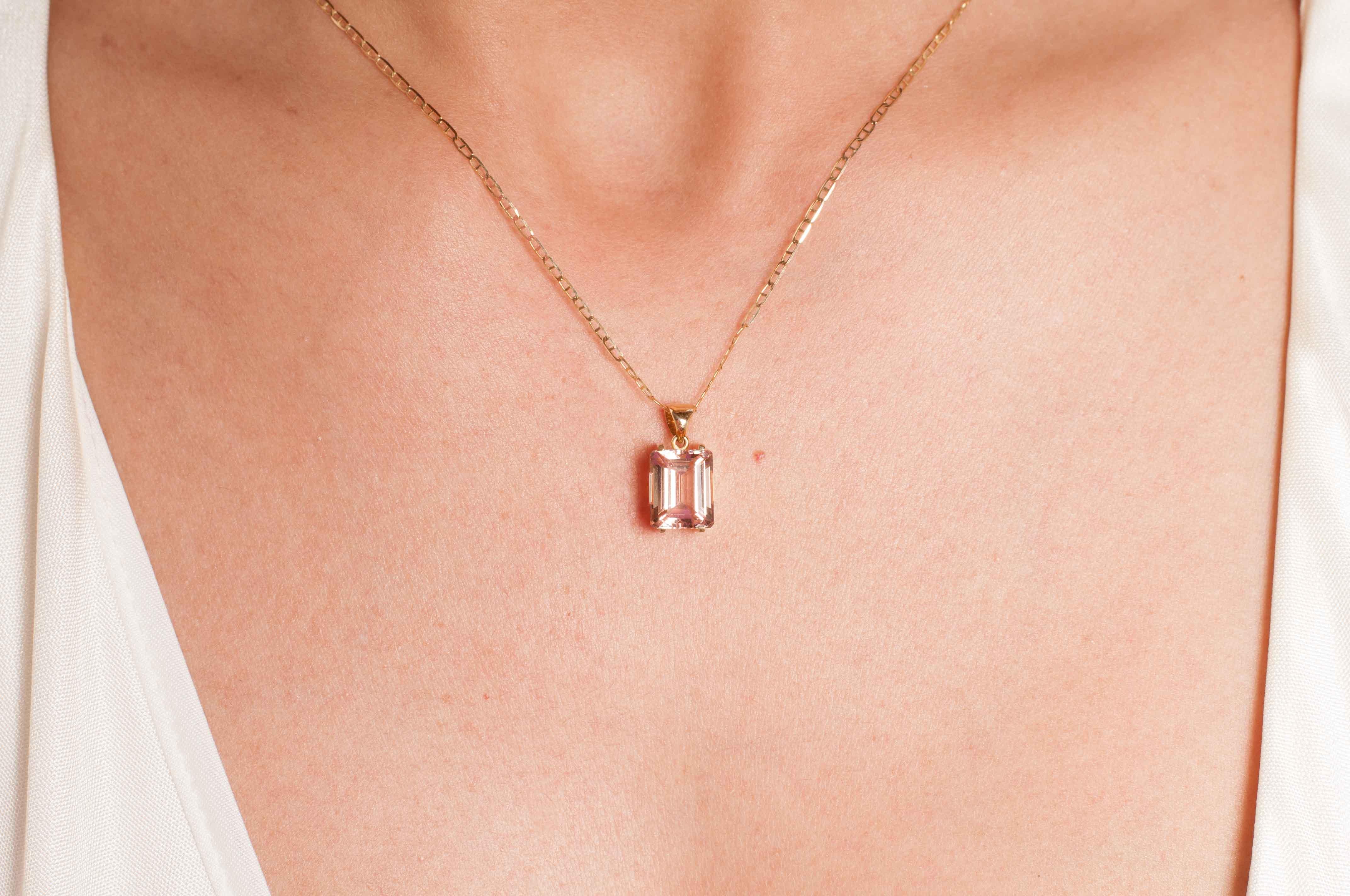 Square Cut Morganite and 18k Yellow Gold Pendant (P10966n) For Sale
