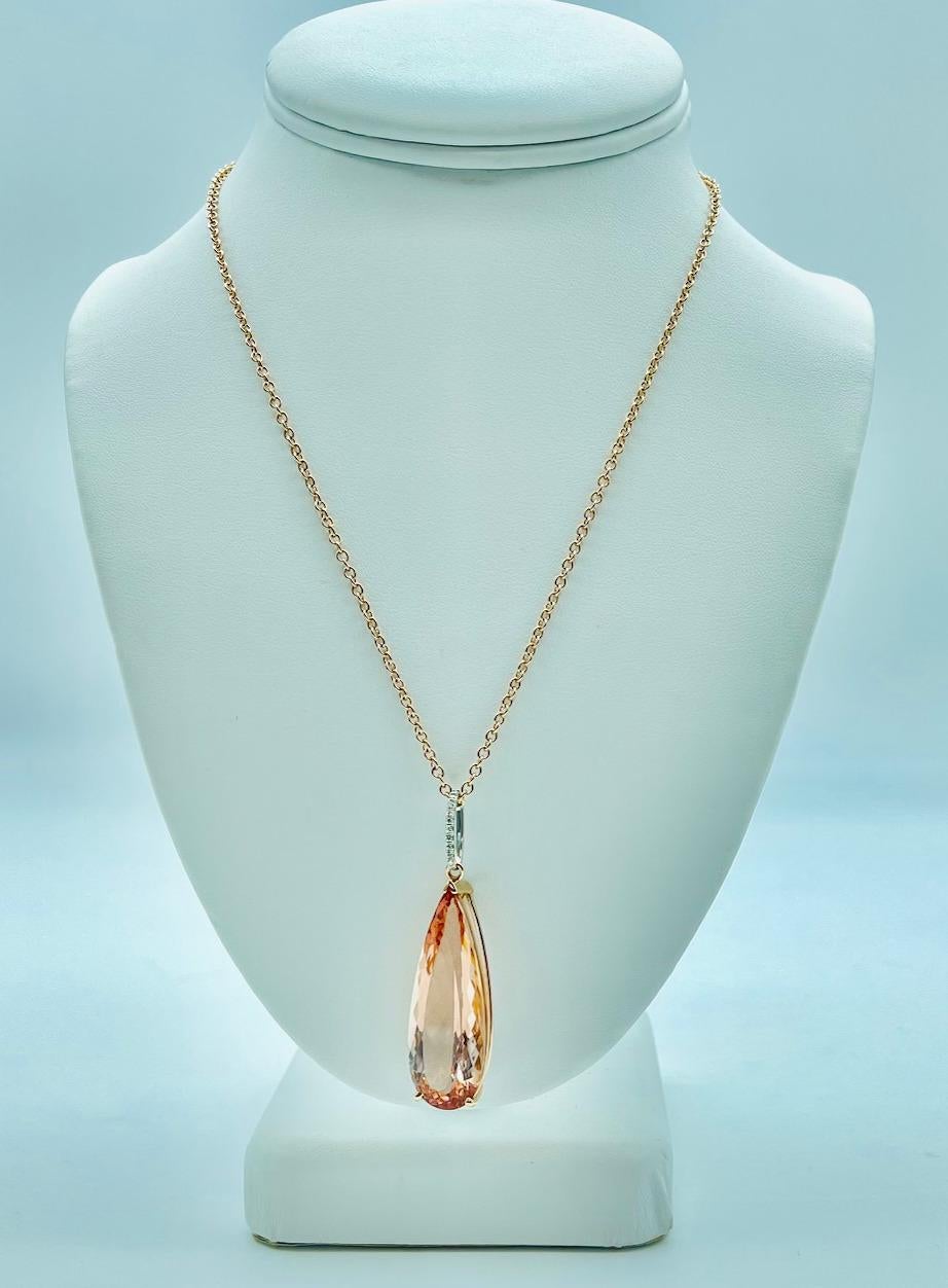 Collana con pendente di Morganite e diamanti, 28,63 carati in oro rosa e bianco in vendita 3