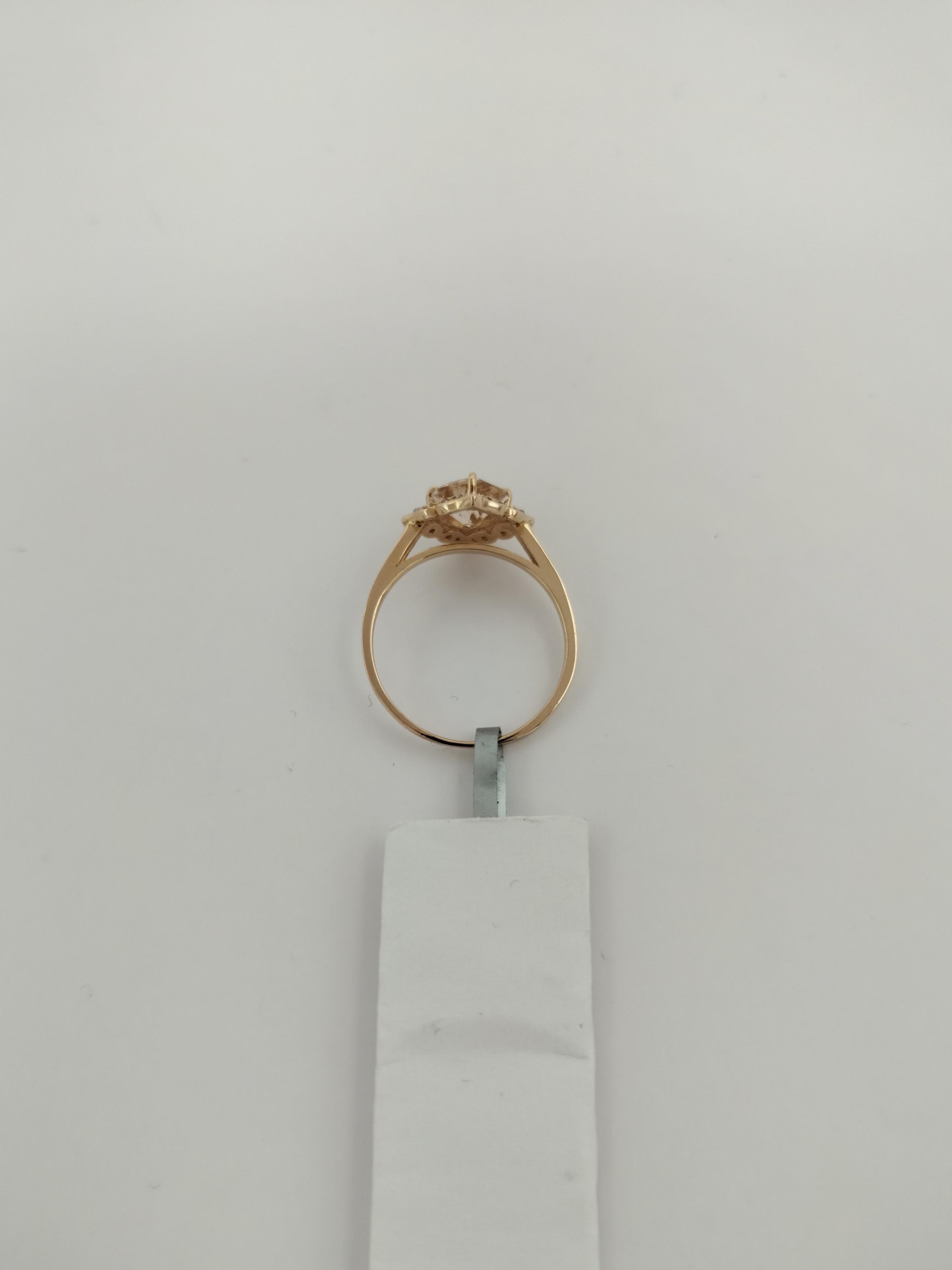 Morganite and White Diamond Design Ring in 14K Rose Gold In New Condition For Sale In Los Angeles, CA