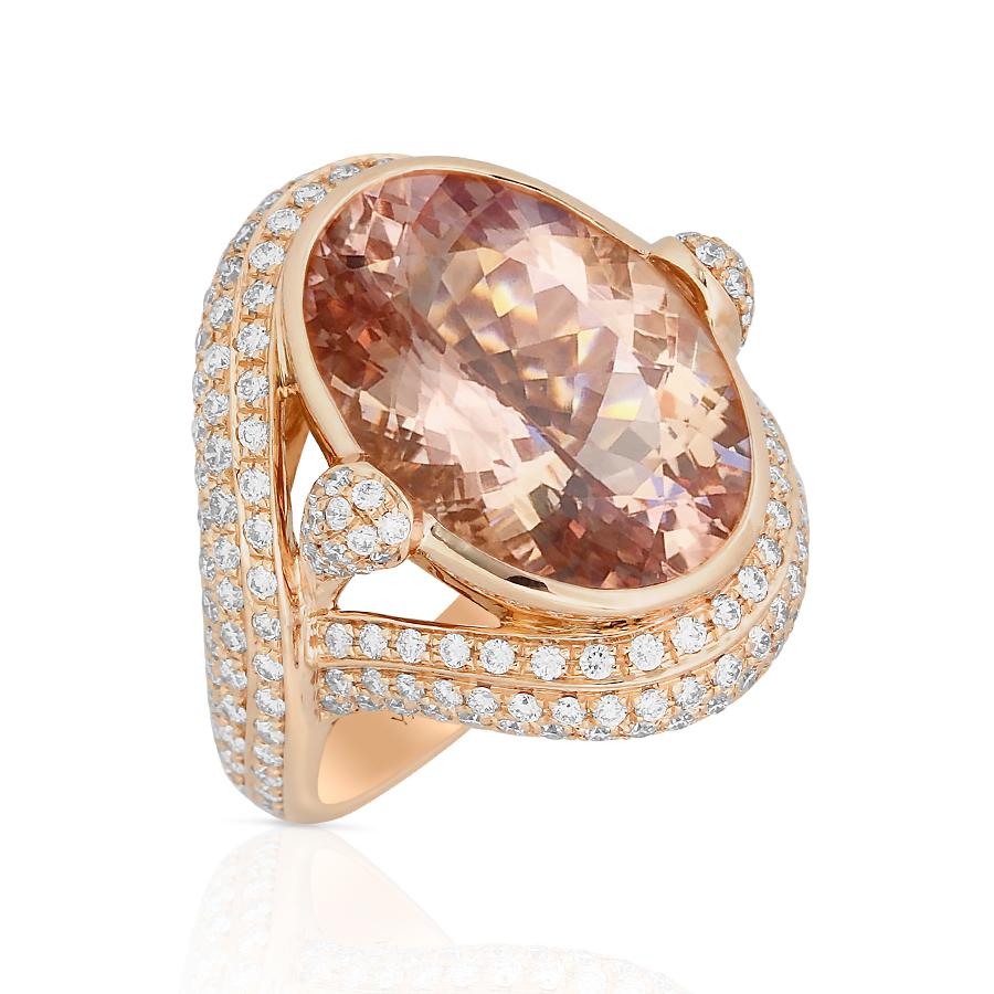 Oval Cut Morganite Diamond and Rose Gold Ring For Sale