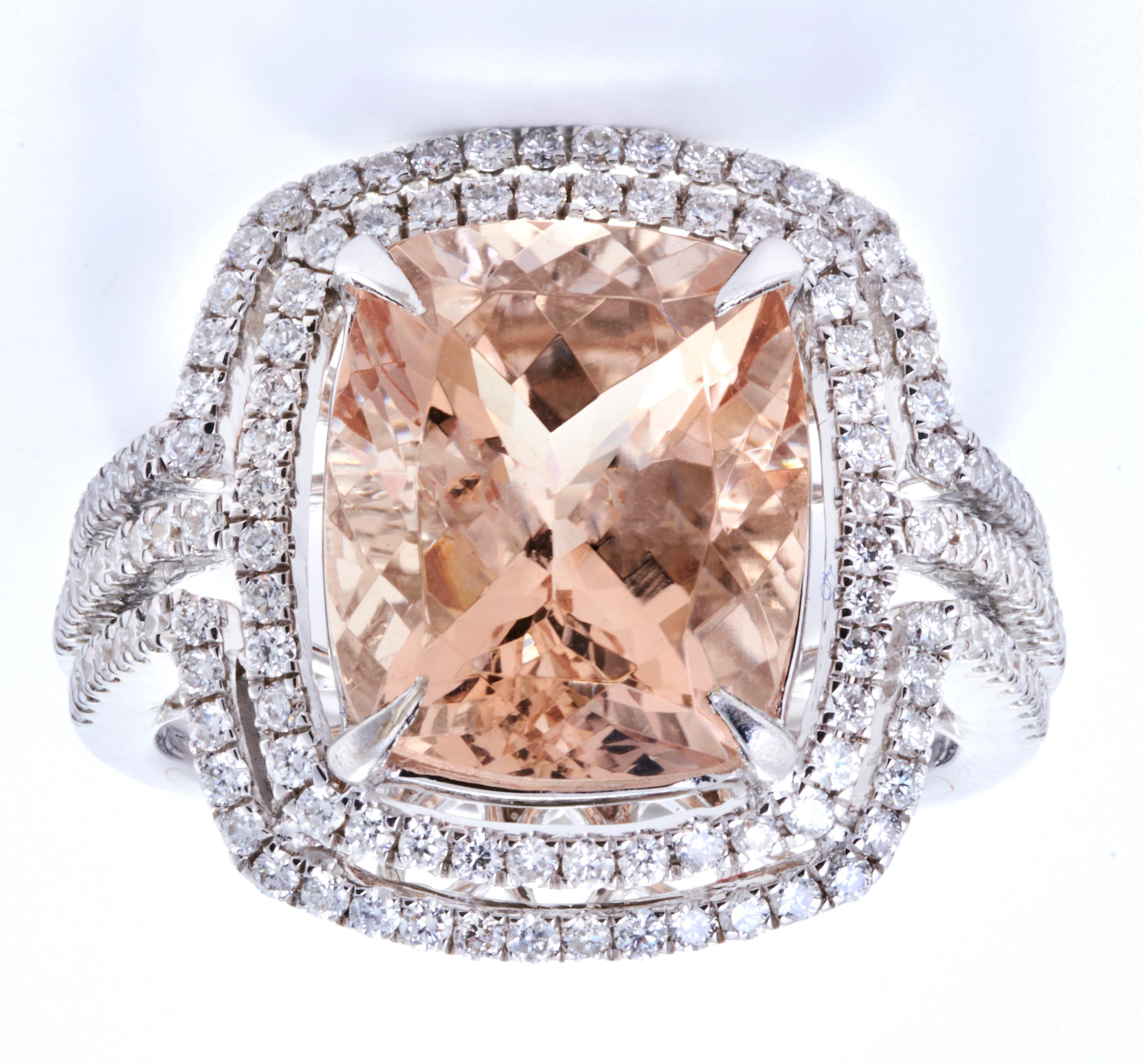 Morganite Diamond Fashion Ring Set in 18 Karat White Gold 'VS/G Diamonds' In New Condition For Sale In Mumbai, IN