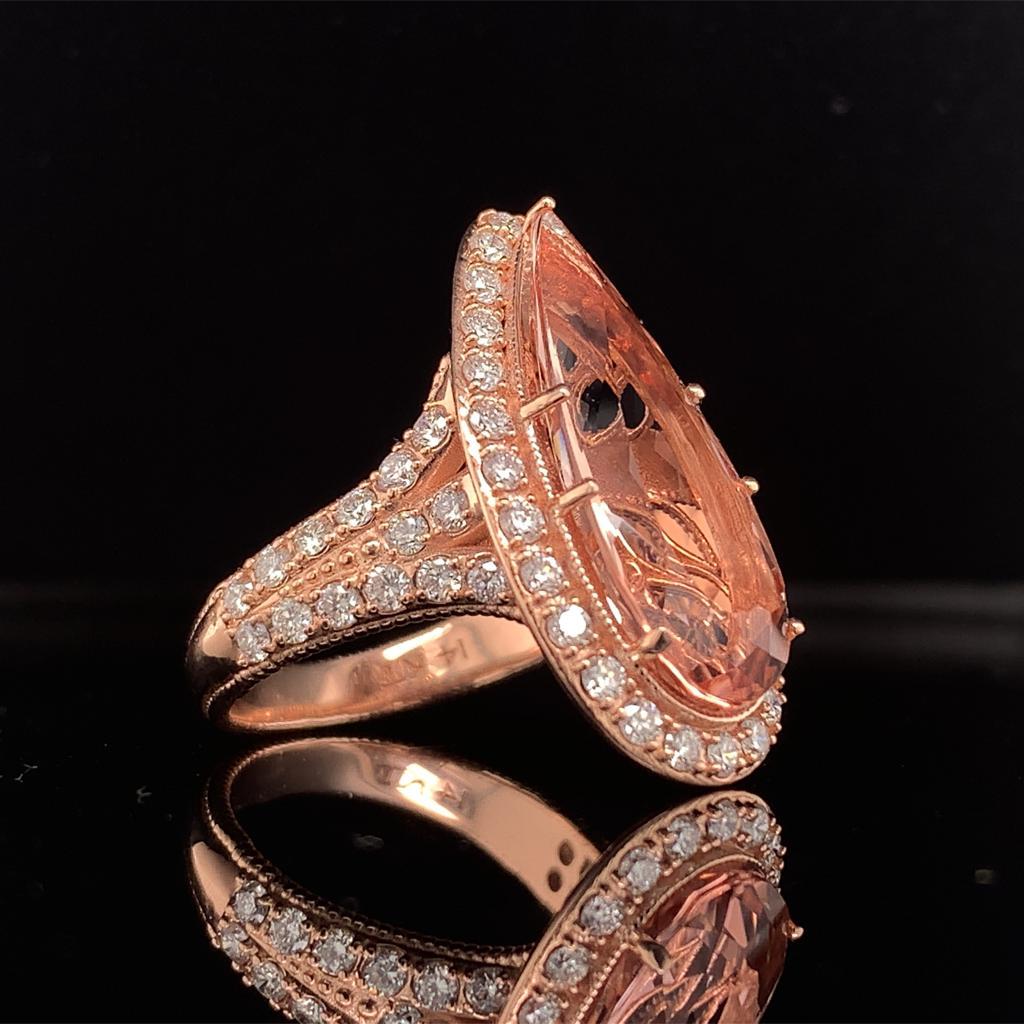 Taille poire Bague en or rose 14 carats avec diamants et morganite certifiée TCW 6,91 carats en vente