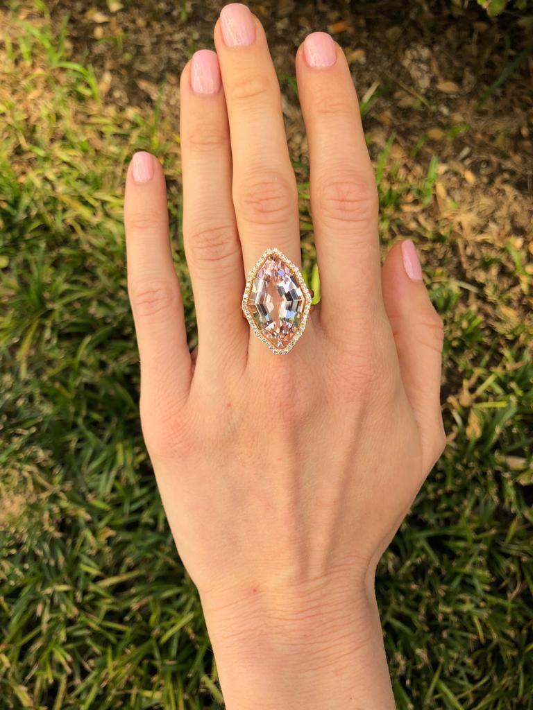 Morganite Ring 10.69 Carat Fancy Cut In New Condition In Beverly Hills, CA