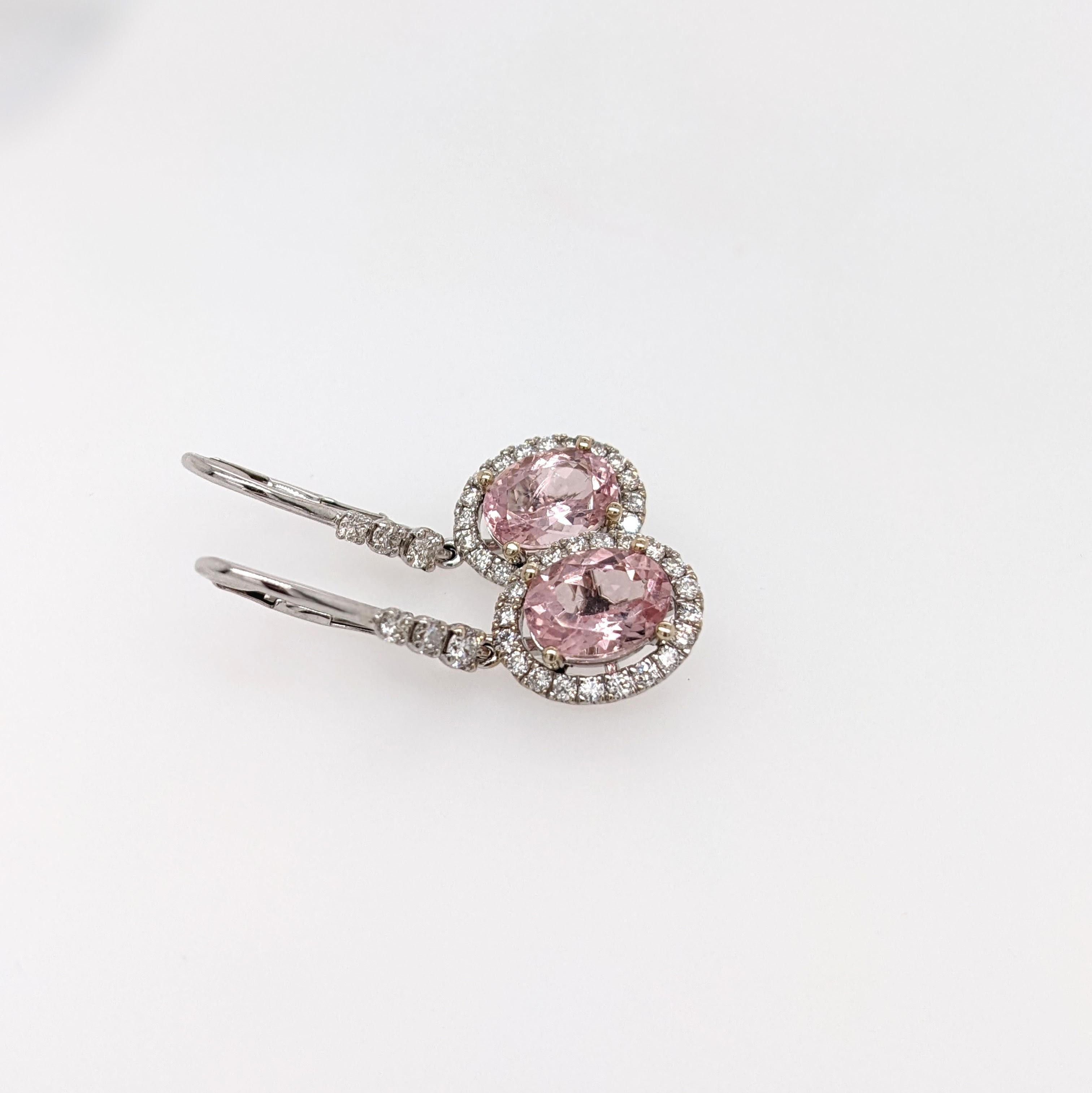 Moderno Orecchini pendenti di morganite con diamanti estratti dalla terra in oro massiccio 14K Oval 8x6 in vendita