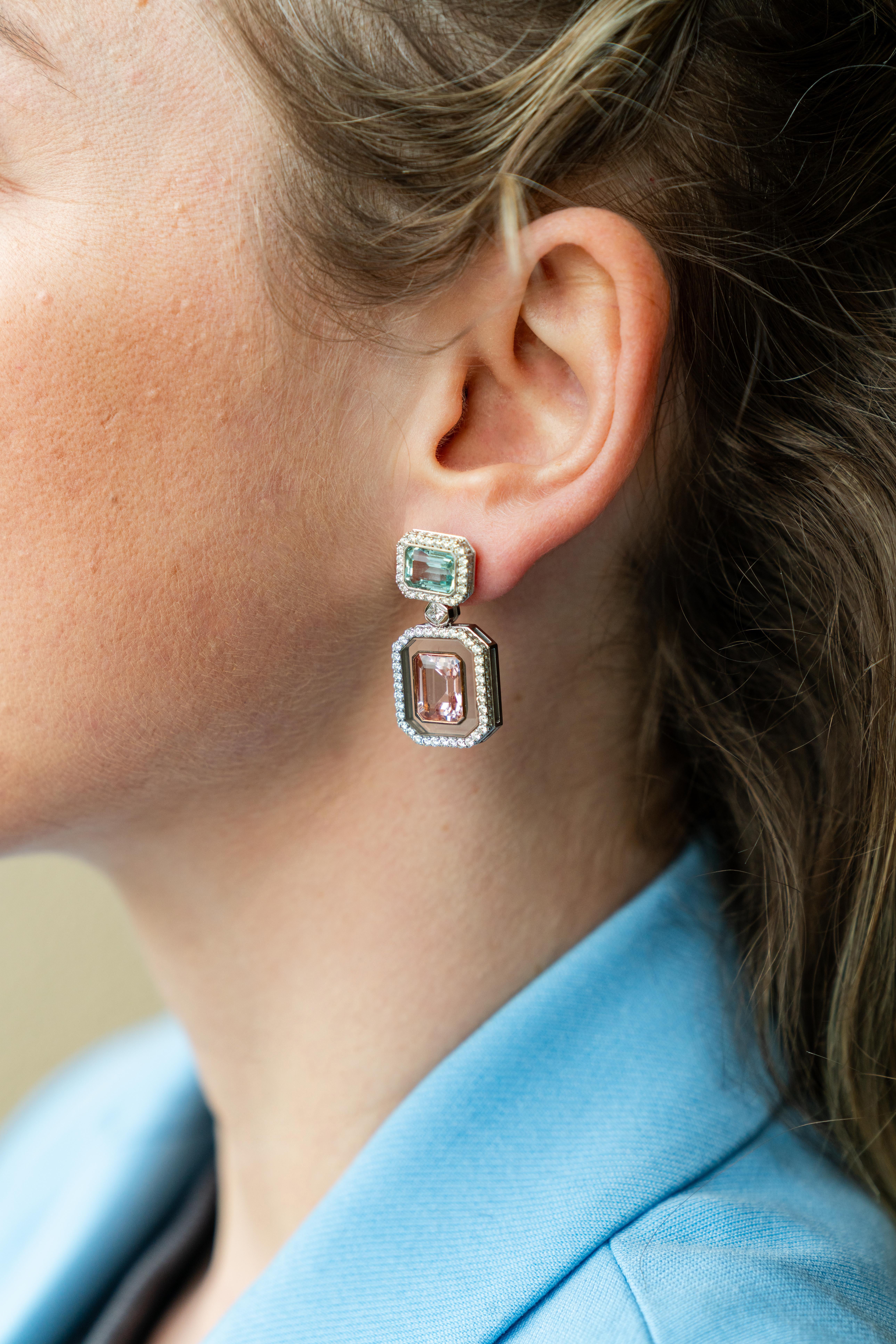 Contemporaneo Orecchini di cristallo di rocca in oro 18Kt con berillo verde e morganite e scatola per gioielli in vendita