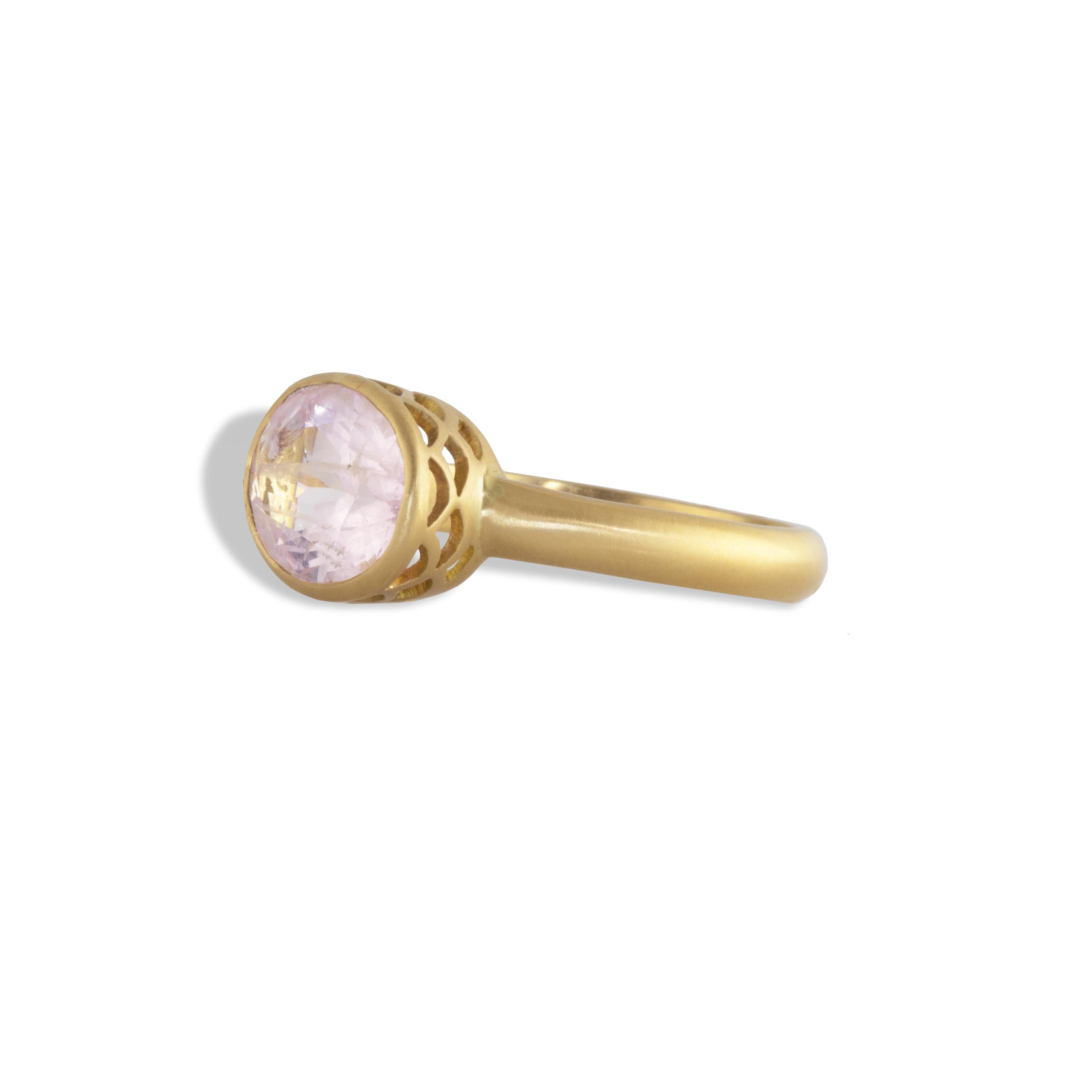 Ico & the Bird Fine Jewelry 3.52 carat Morganite Gold Ring  For Sale 1