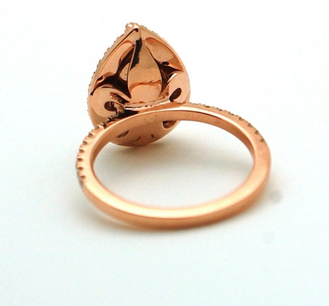 Morganite Peach Diamond ring 18KT gold Fleur De Lis design Canadian diamonds In New Condition For Sale In Boca Raton, FL