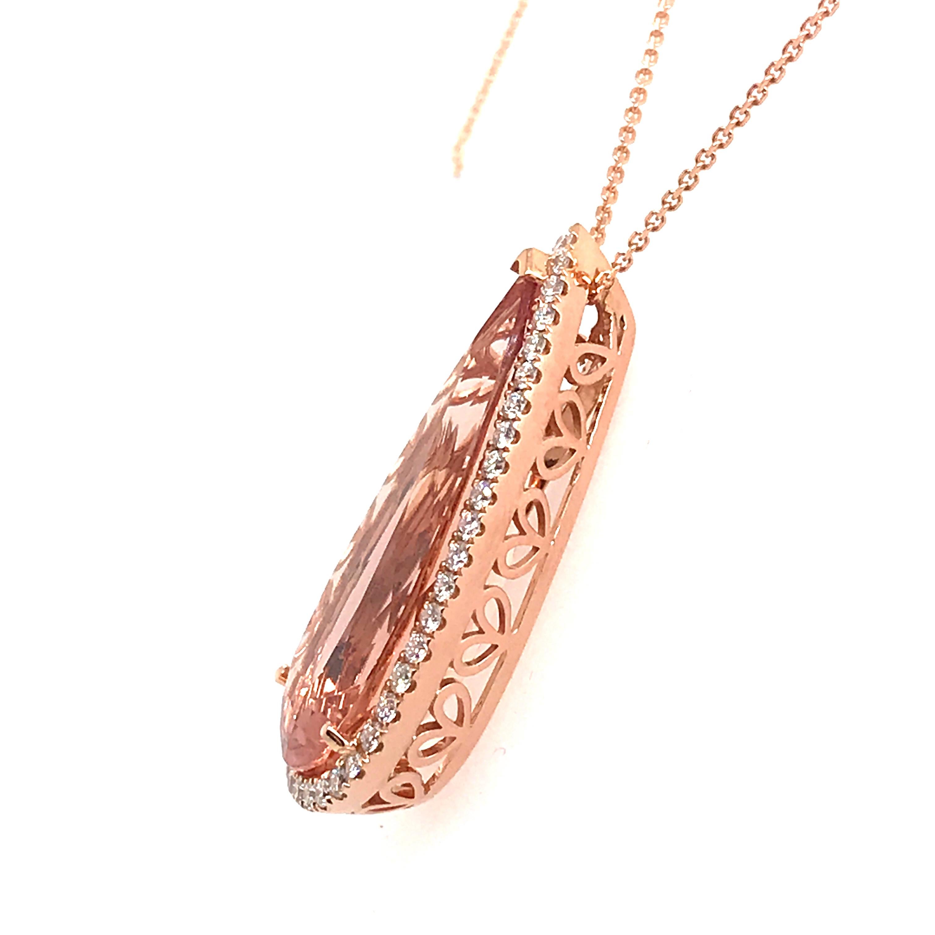 Discover this creation neacklace with Morganite from Brazil of 16.47 ct 
Ornemented with diamonds Color G-VS 0.85 ct 
Rose Gold 18 k / 6.0 grams 
length of chain Forcat 42 cm
lobster clasp