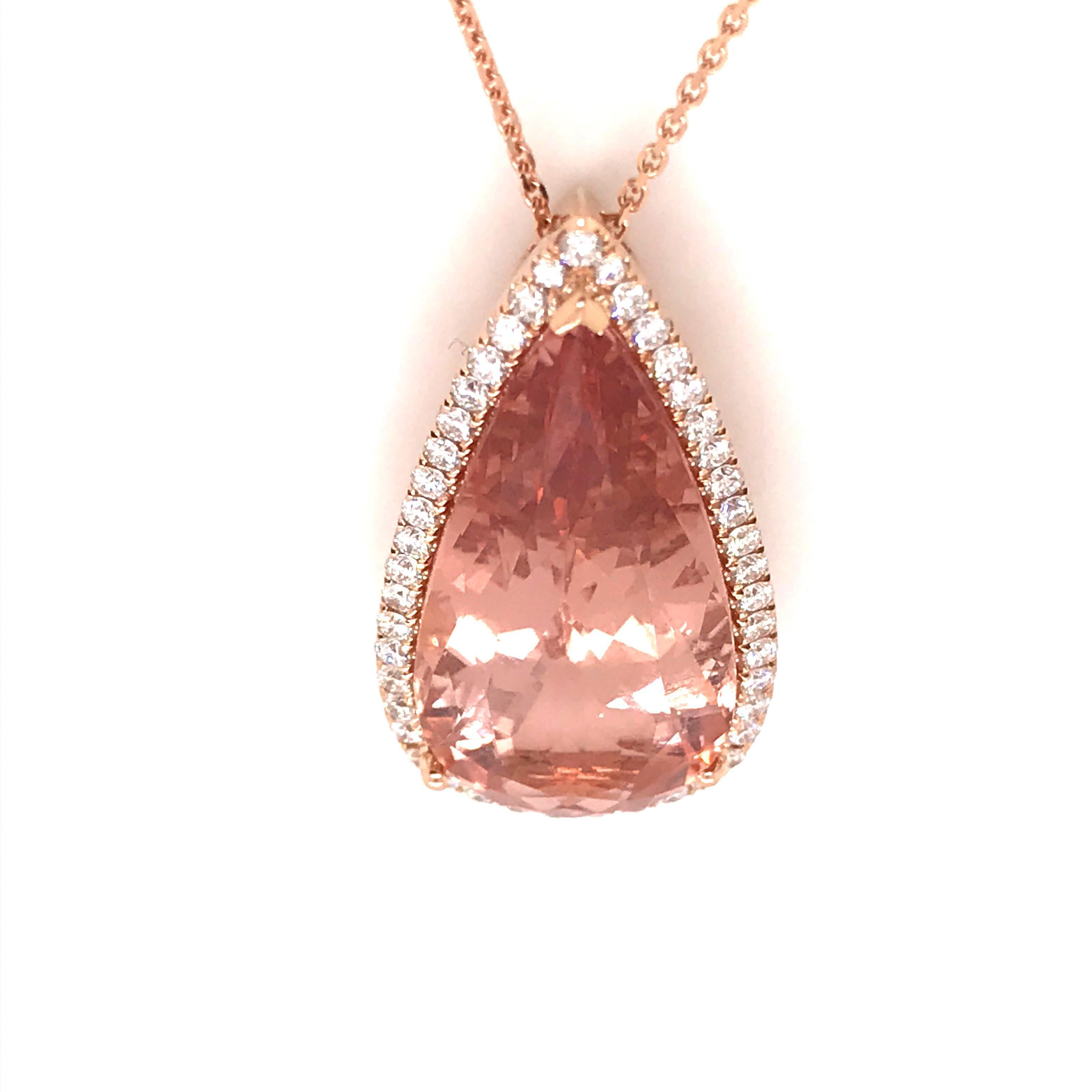 Morganite Pear Shape with Diamond on Pendant Necklaces Rose Gold 18 Karat In New Condition In Vannes, FR