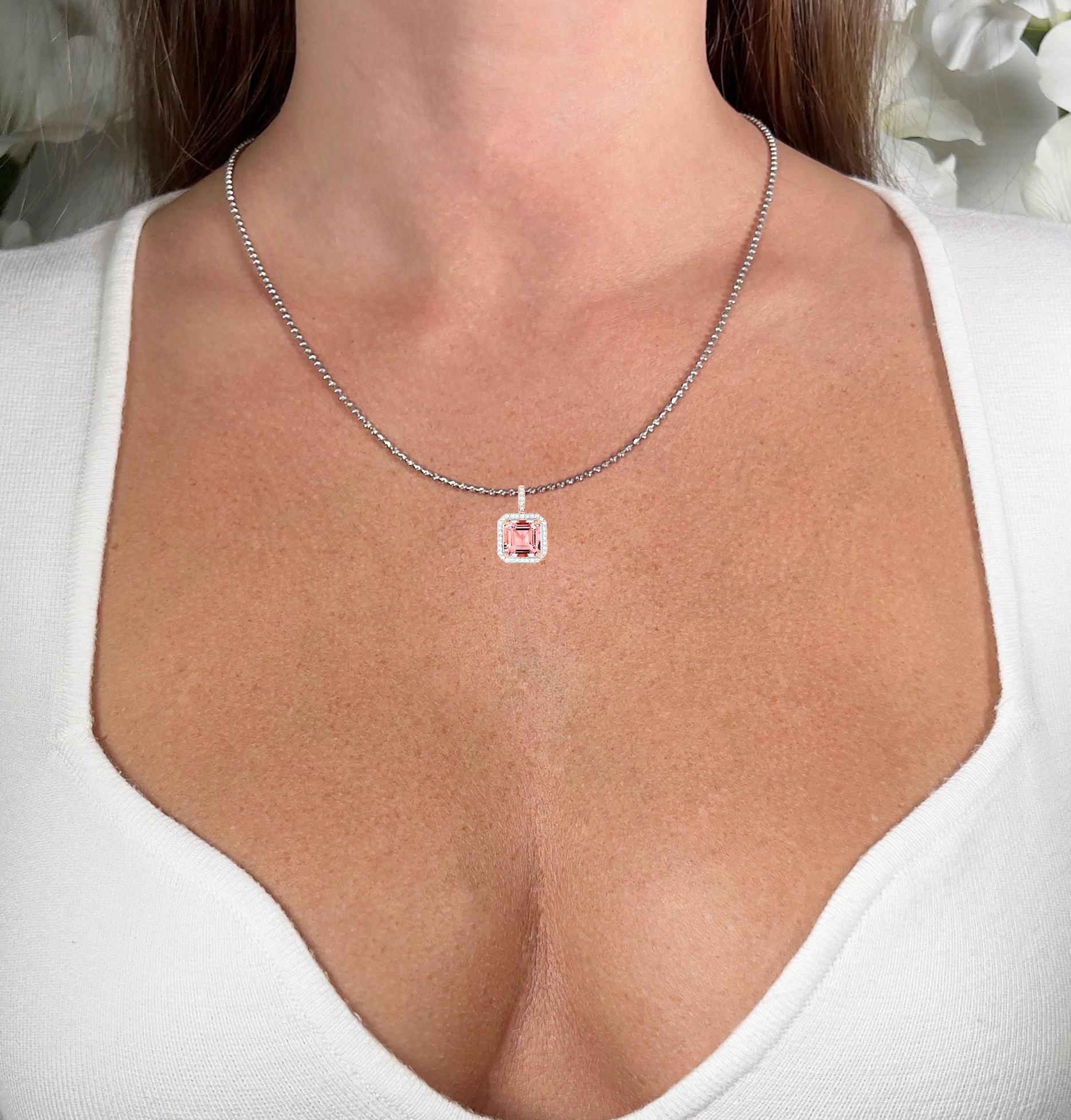 It comes with the Gemological Appraisal by GIA GG/AJP
All Gemstones are Natural
Morganite = 2.20 Carats
37 Diamonds = 0.18 Carats
Metal: 14K Rose Gold
Pendant Dimensions: 17 x 11 mm