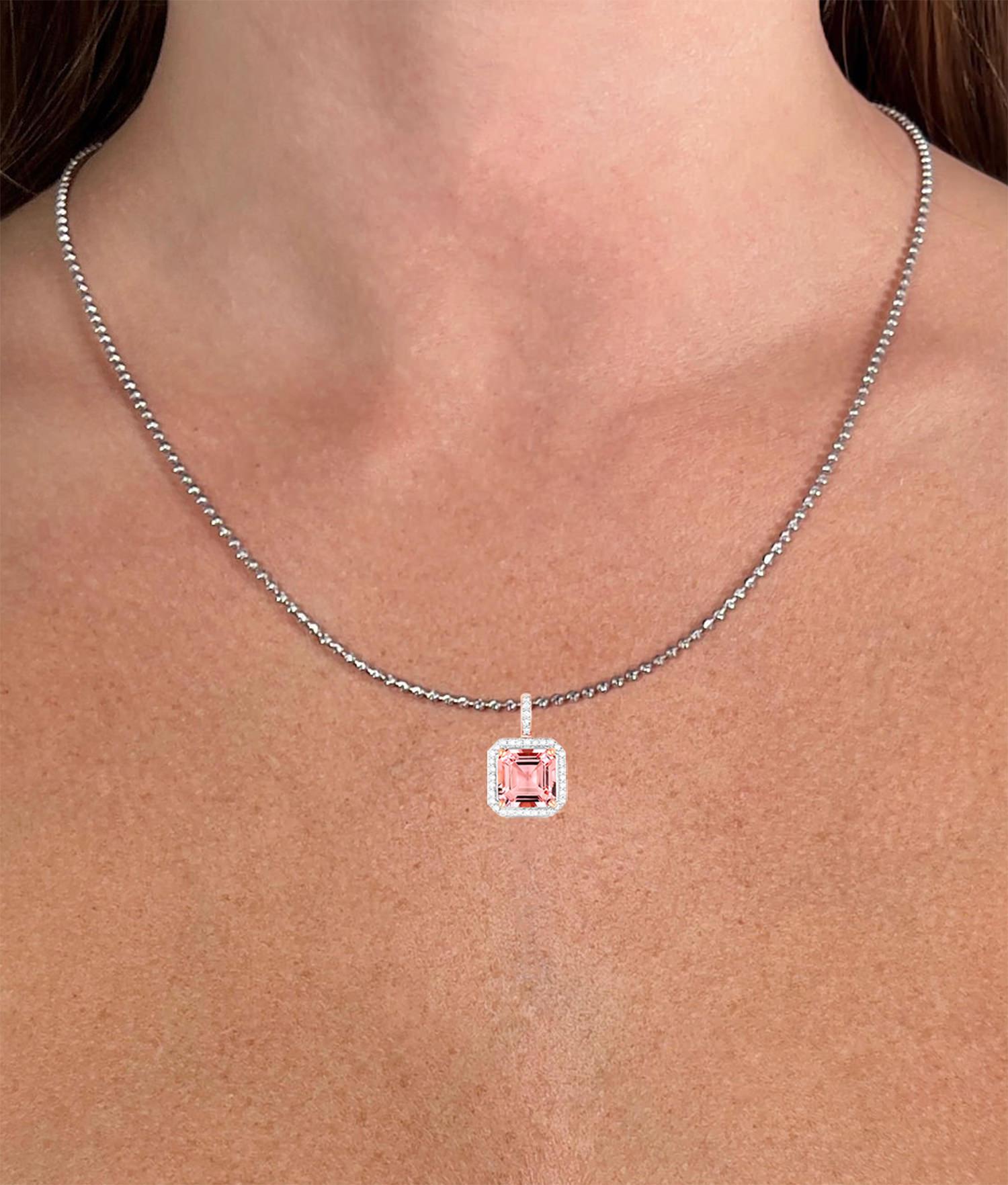 Contemporary Morganite Pendant Necklace 2.38 Carats 14K Rose Gold For Sale