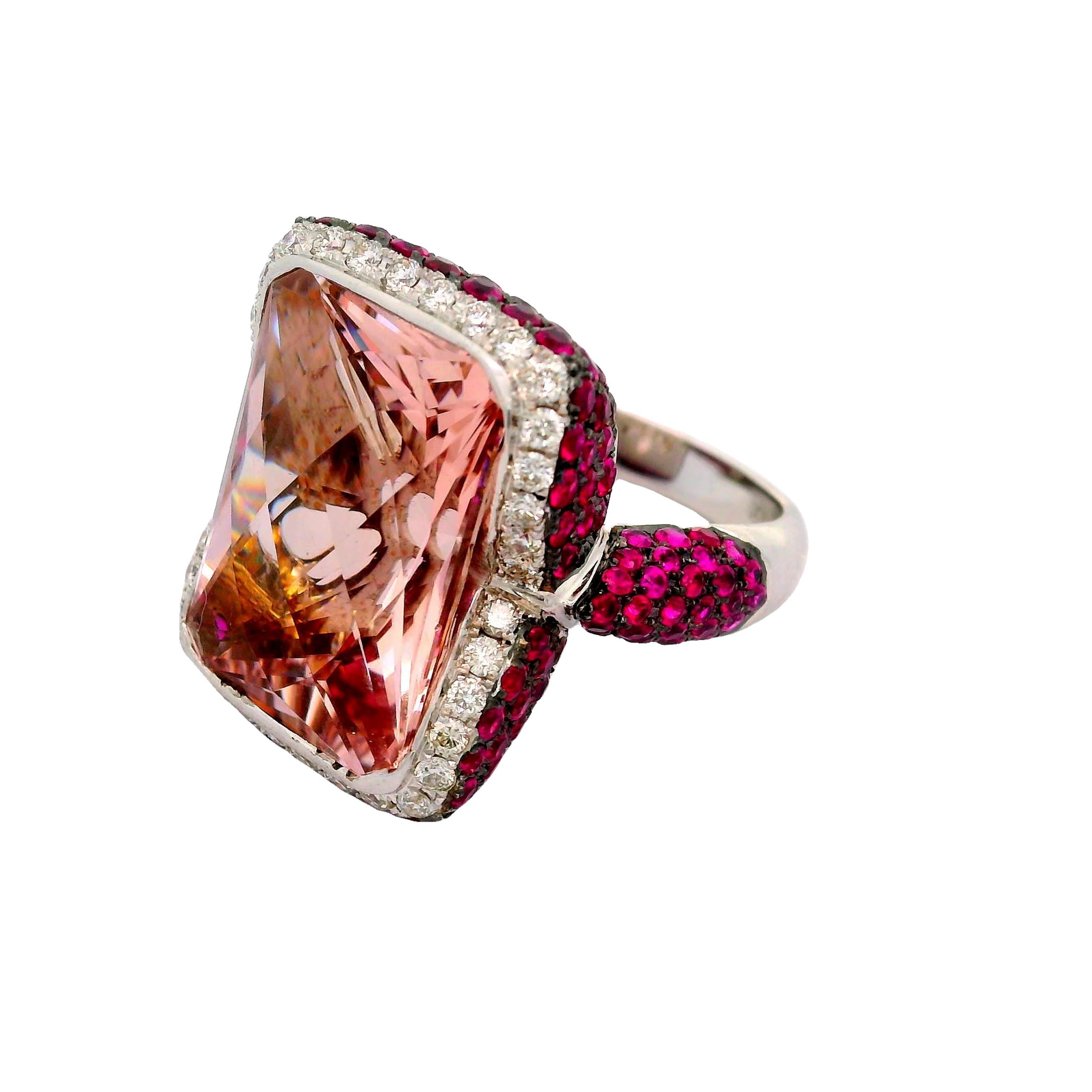 Anello da cocktail con rubino e diamante in oro bianco 18 ct. In condizioni ottime in vendita a Beverly Hills, CA