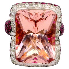Anello da cocktail con rubino e diamante in oro bianco 18 ct.