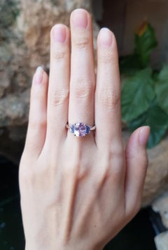 Morganit mit blauem Saphir Ring in 18 Karat Weißgold gefasst