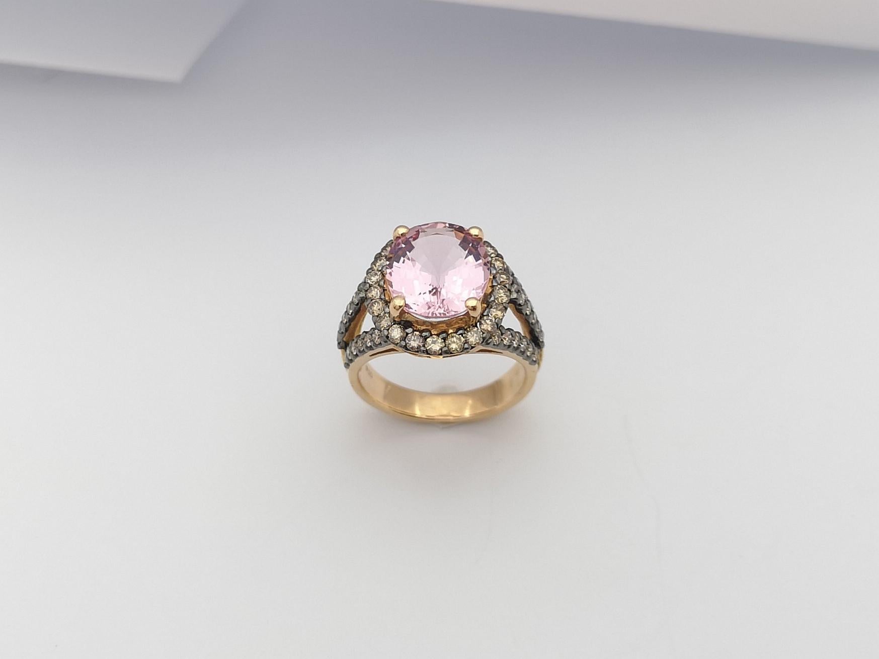 Morganite with Brown Diamond Ring Set in 18 Karat Rose Gold Settings For Sale 6