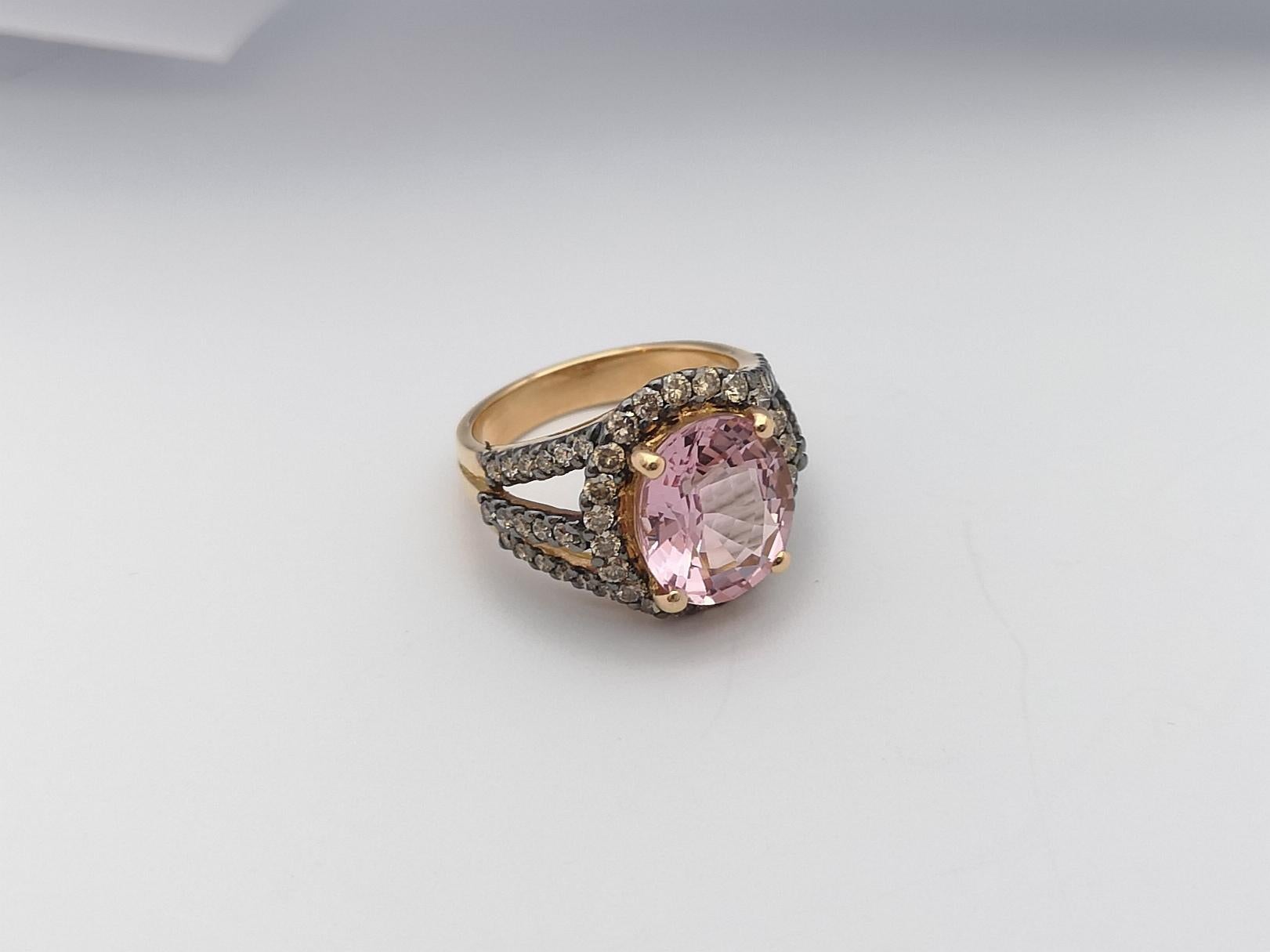 Morganite with Brown Diamond Ring Set in 18 Karat Rose Gold Settings For Sale 10