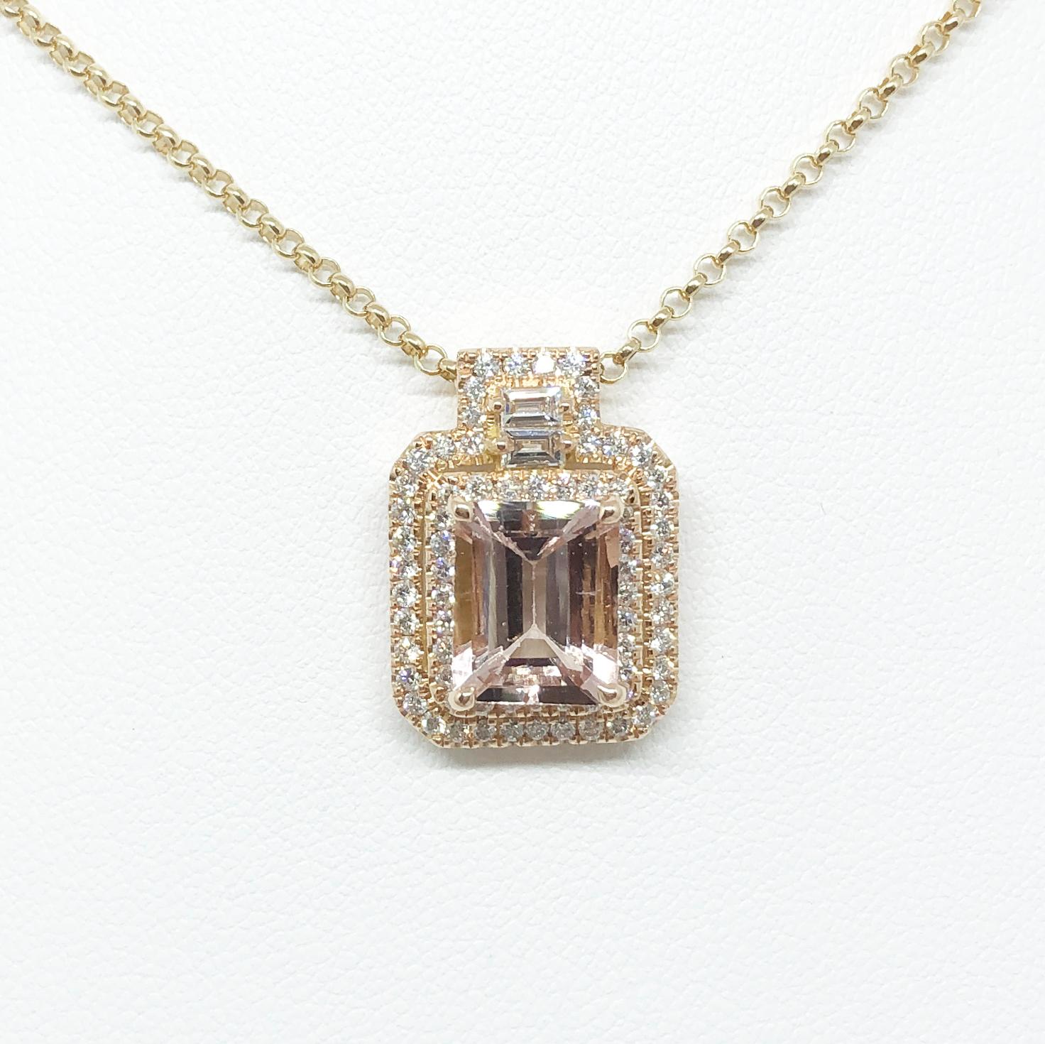 Morganite da 3,09 carati e diamante da 0,72 carati con ciondolo in oro rosa 18 carati
(catena non inclusa)

Larghezza: 1.5 cm 
Lunghezza: 2.2 cm
Peso totale: 4,82 grammi

