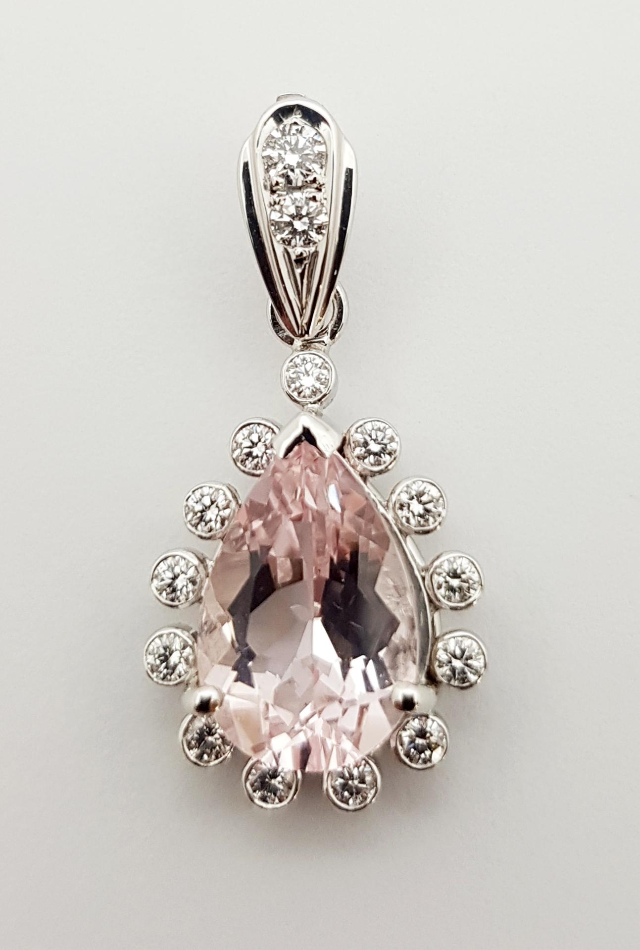 Contemporary Morganite with Diamond Pendant Set in 18 Karat White Gold Settings For Sale