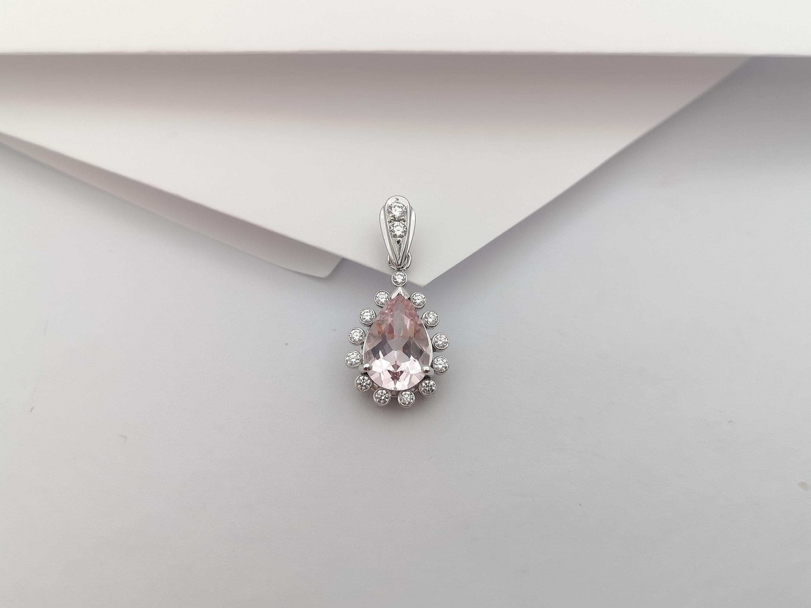 Ciondolo con Morganite e diamanti incastonati in oro bianco 18 carati in vendita 2