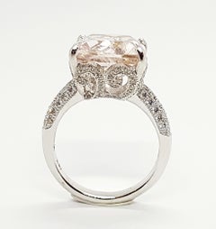 Morganit mit Diamantring aus 18 Karat Weißgold gefasst