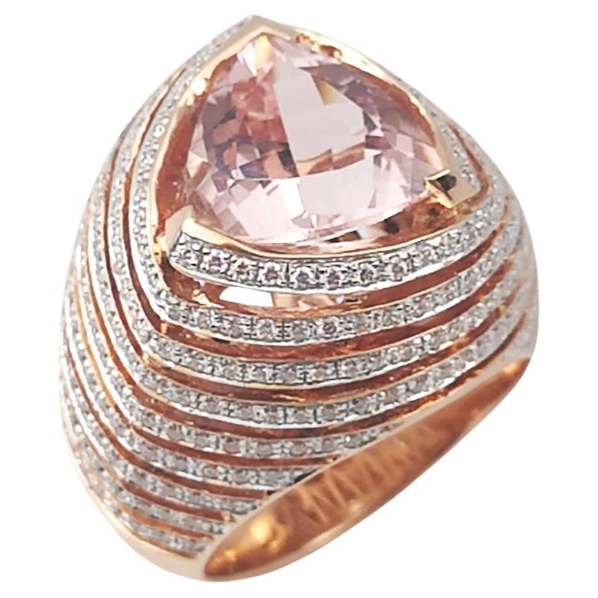Morganite with Diamond Ring set in 18K Rose Gold Setting