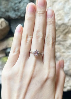 Morganit mit Diamantring aus 18 Karat Roségold in Fassungen