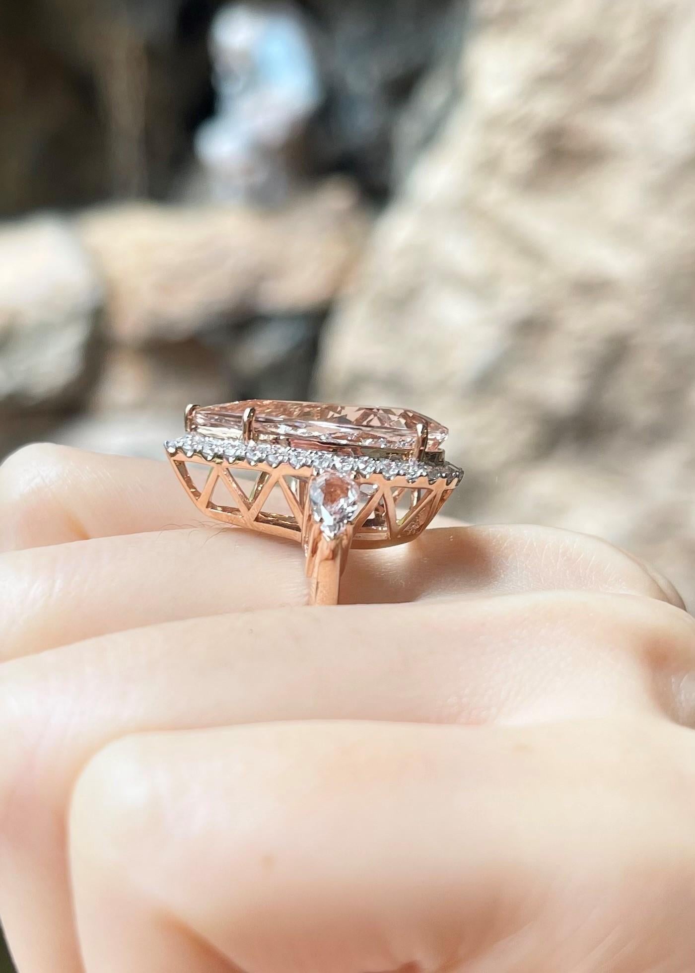 Contemporary Morganite with Diamond Ring set in 18K Rose Gold Settings For Sale