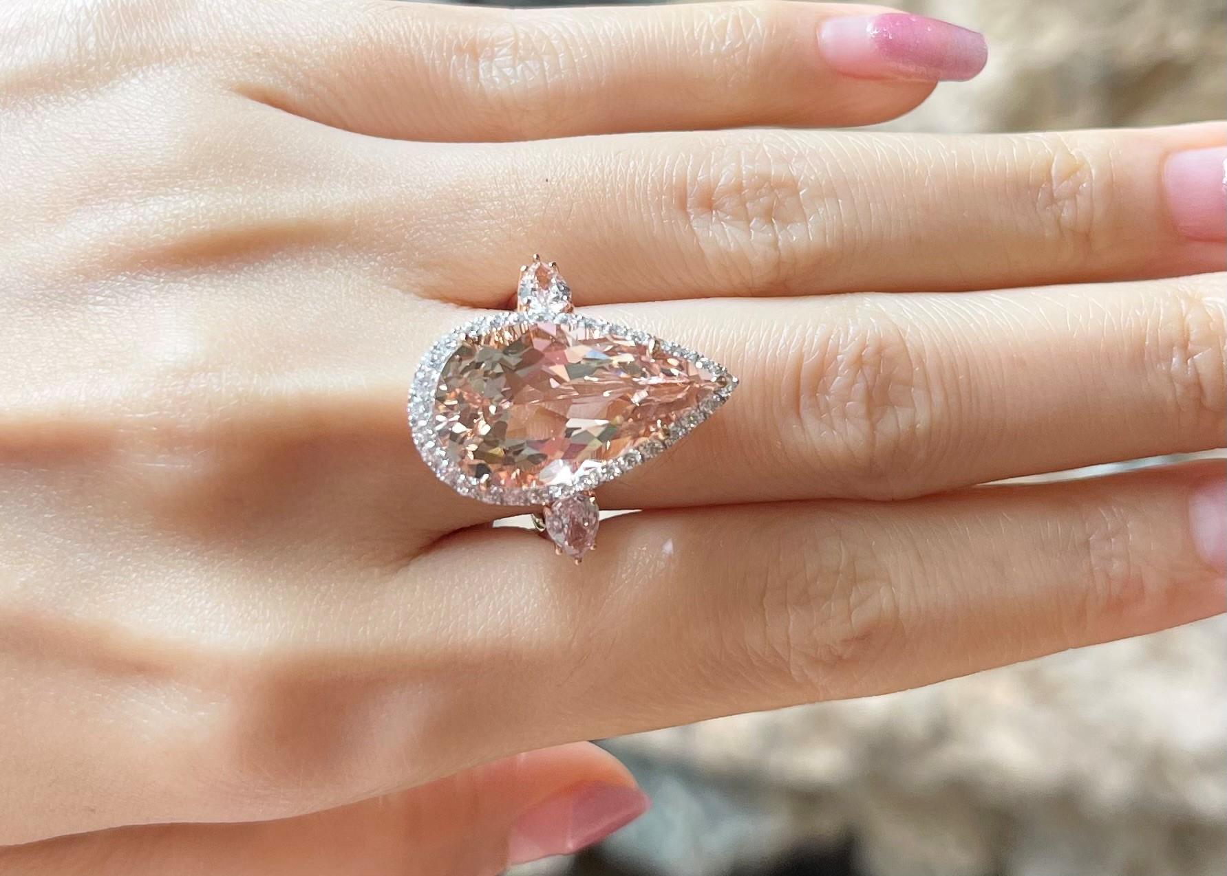 Women's Morganite with Diamond Ring set in 18K Rose Gold Settings For Sale