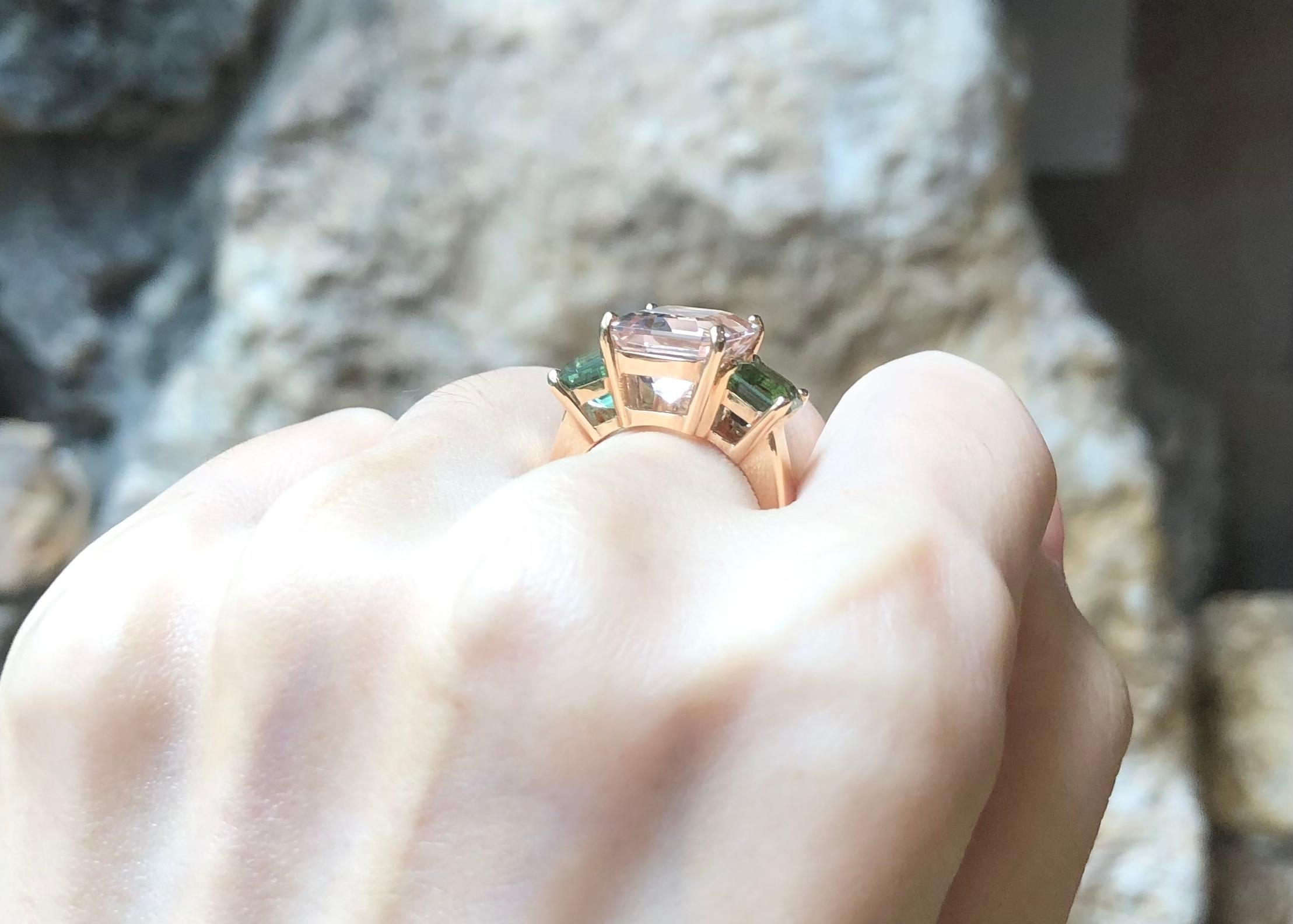 Princess Cut Morganite with Green Tourmaline Ring set in 18K Rose Gold Settings For Sale