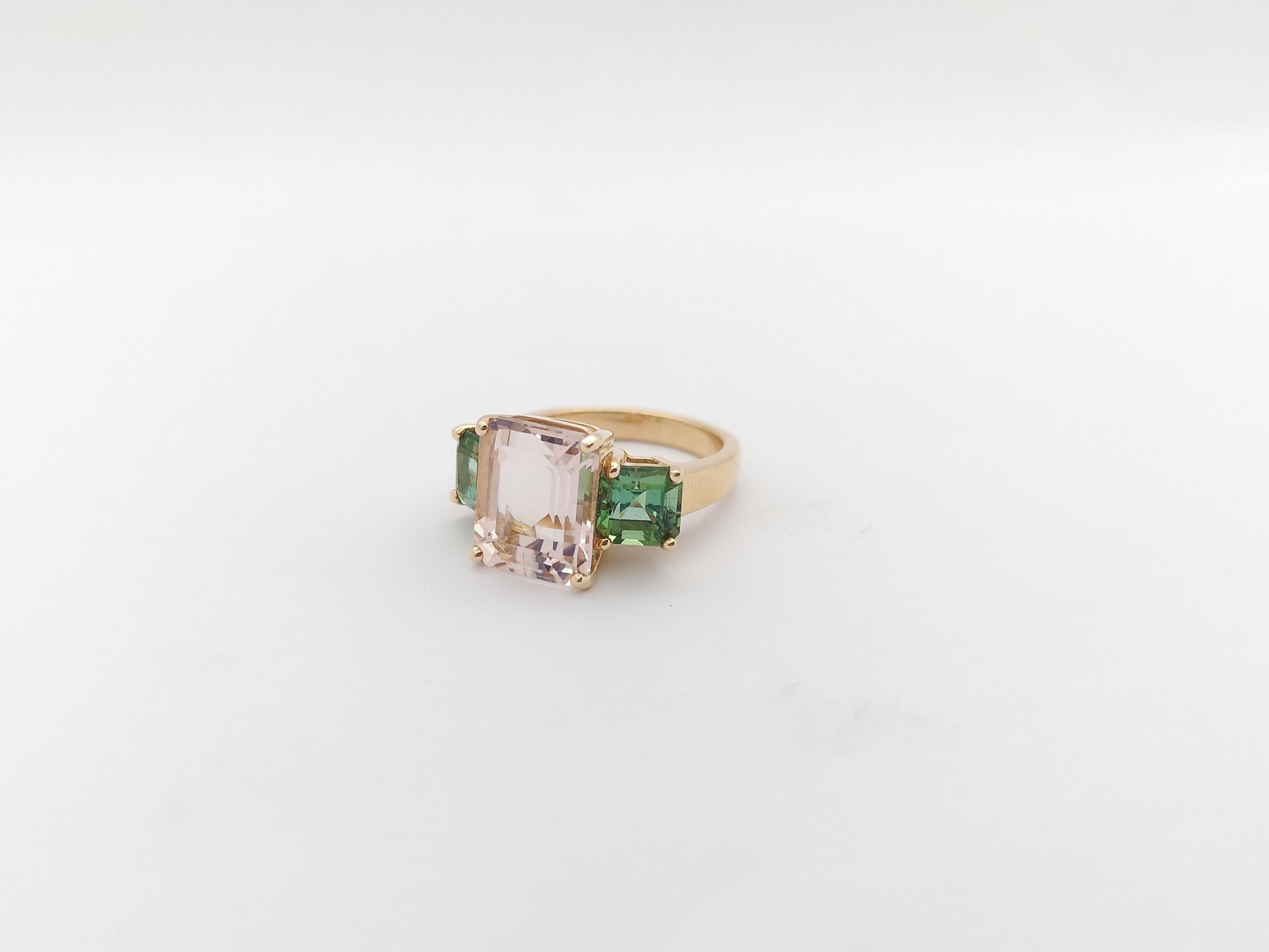 Morganite with Green Tourmaline Ring set in 18K Rose Gold Settings For Sale 1