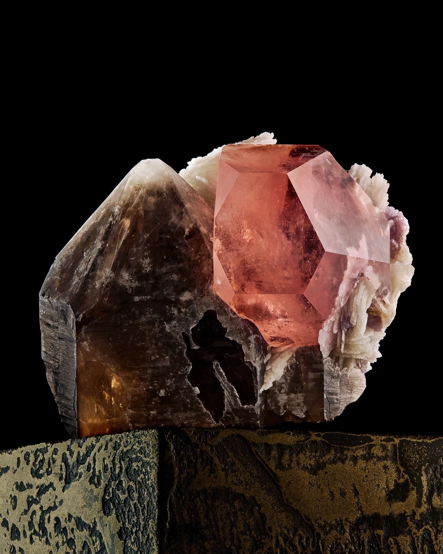 Morganite with Smoky Quartz, Afghanistan In Excellent Condition For Sale In New York, NY