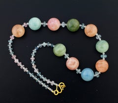 AJD Elegante collana di morganiti, berilli e acquamarine naturali da 21,5".