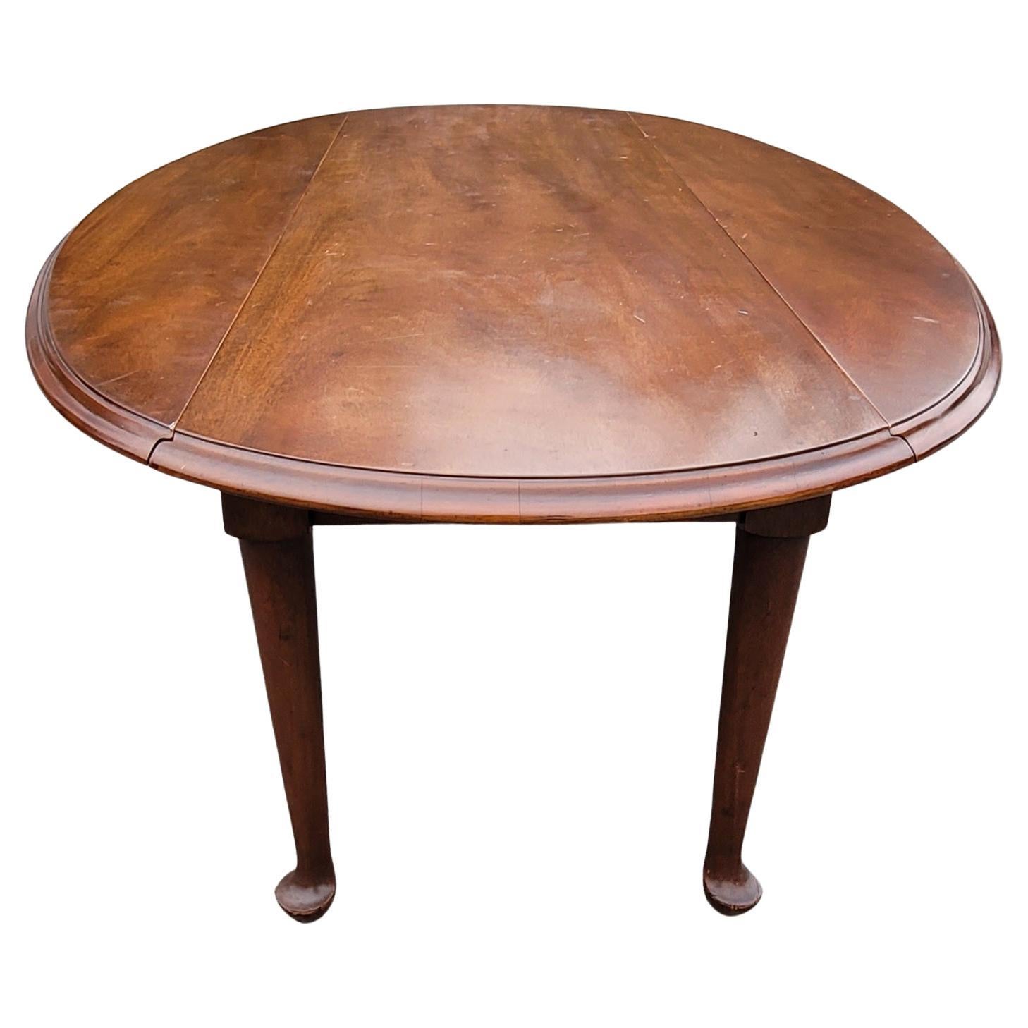 Queen Anne Morganton Tidewater Collection Large Oval Mahogany Dropleaf Cocktail Table For Sale