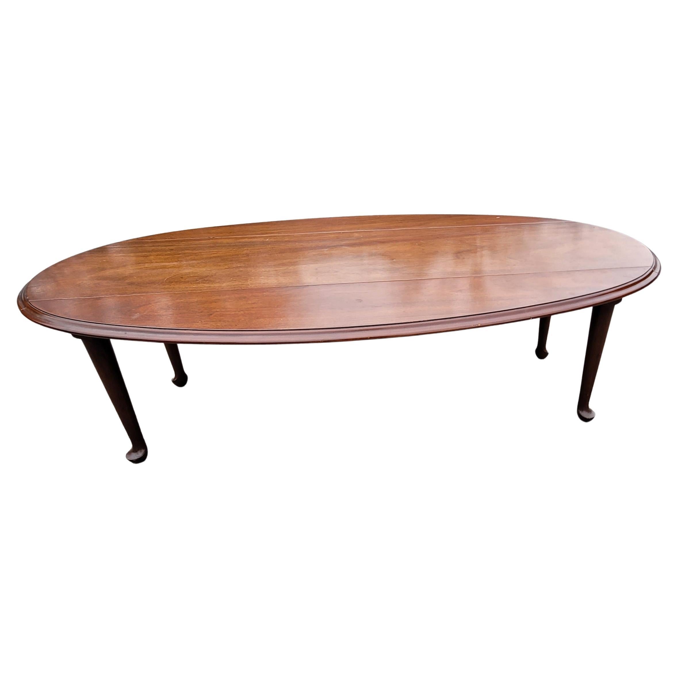 Morganton Tidewater Collection Large Oval Mahogany Dropleaf Cocktail Table In Good Condition For Sale In Germantown, MD