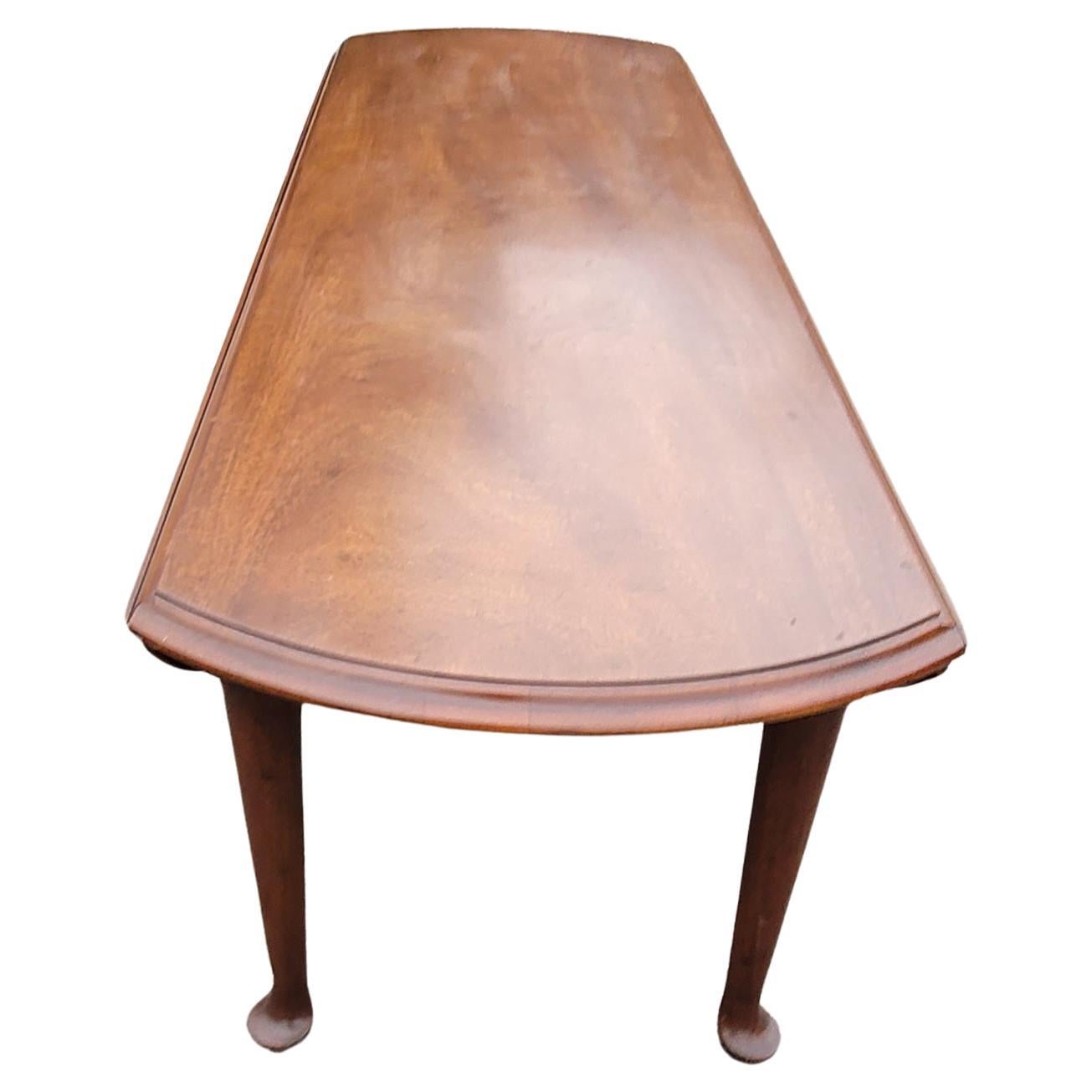20th Century Morganton Tidewater Collection Large Oval Mahogany Dropleaf Cocktail Table For Sale