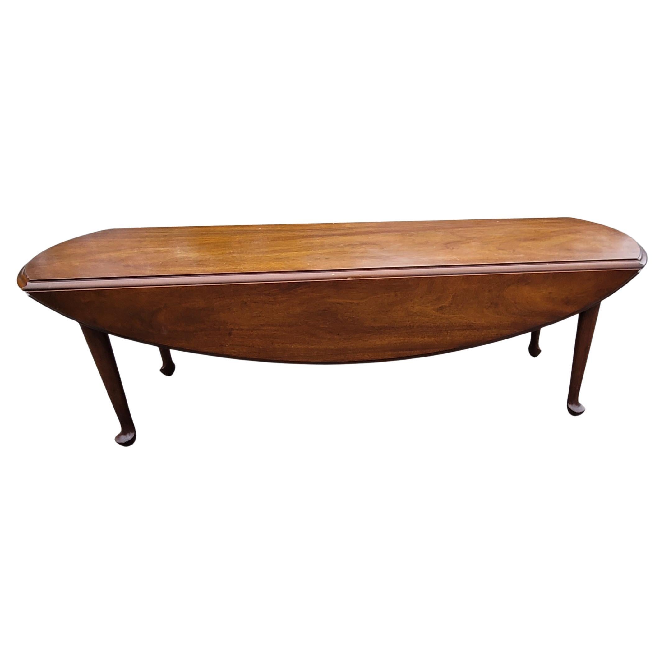 20th Century Morganton Tidewater Collection Large Oval Mahogany Dropleaf Cocktail Table For Sale