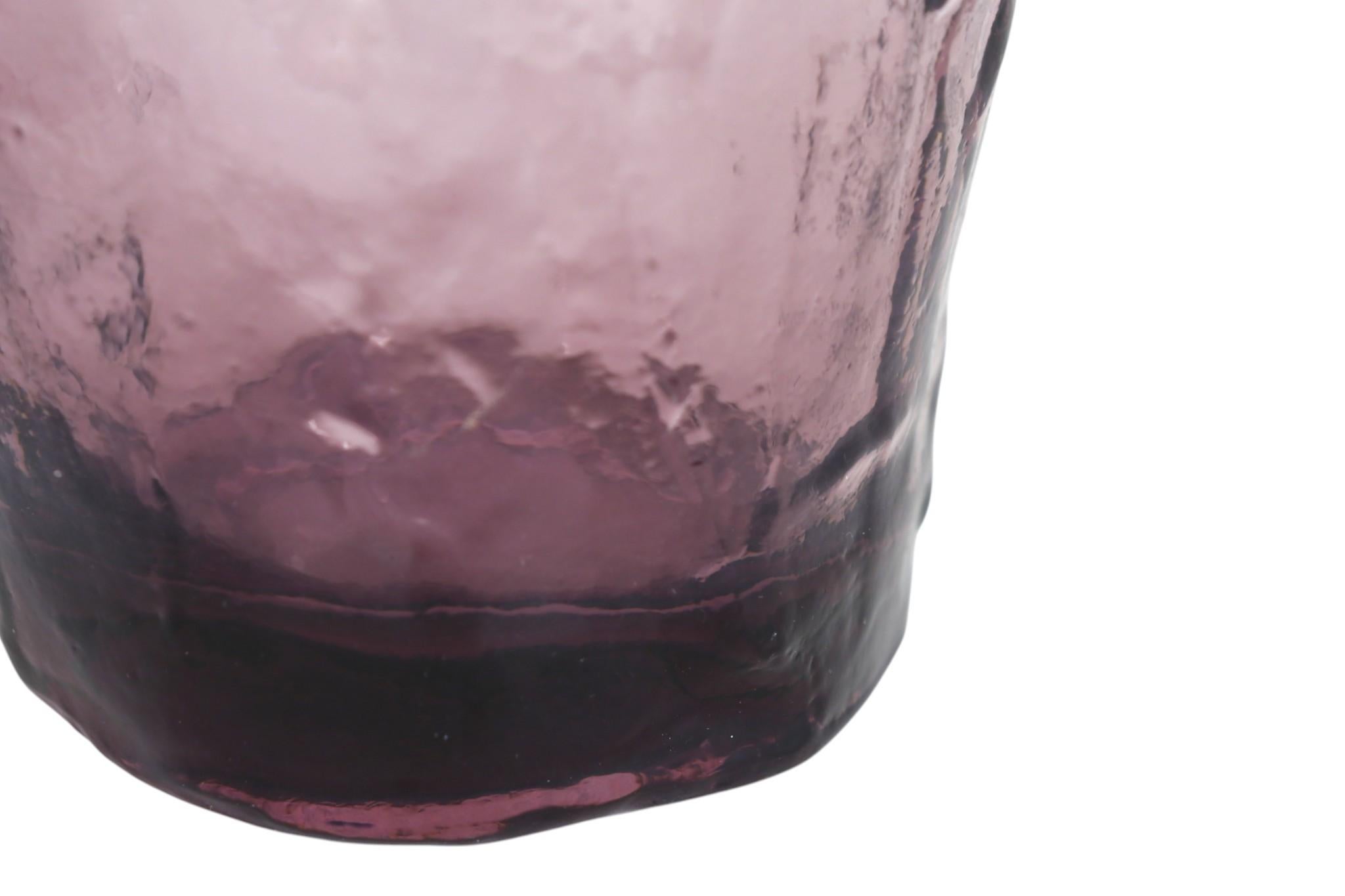 Set de cristalería arrugada amatista Morgantown siglo XX en venta