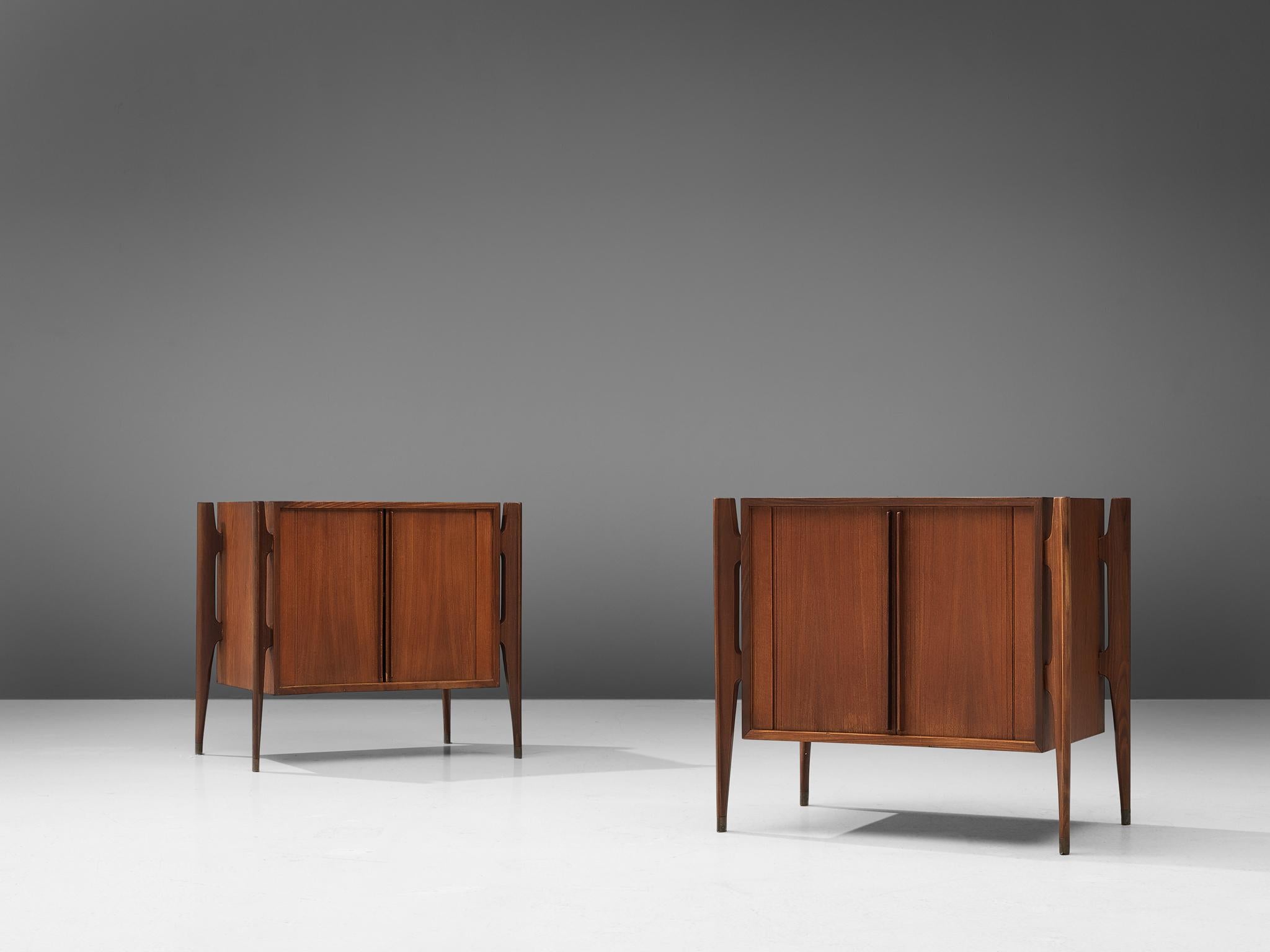 Morgen Clausen dor Brande Modelfabrik, pair of nightstands, teak, Denmark, circa 1960.

A pair of well-crafted nightstands designed by the Dane Jorgen Clausen for Brande Mobelfabrik. The small cabinets are expected in teak and consists of a small
