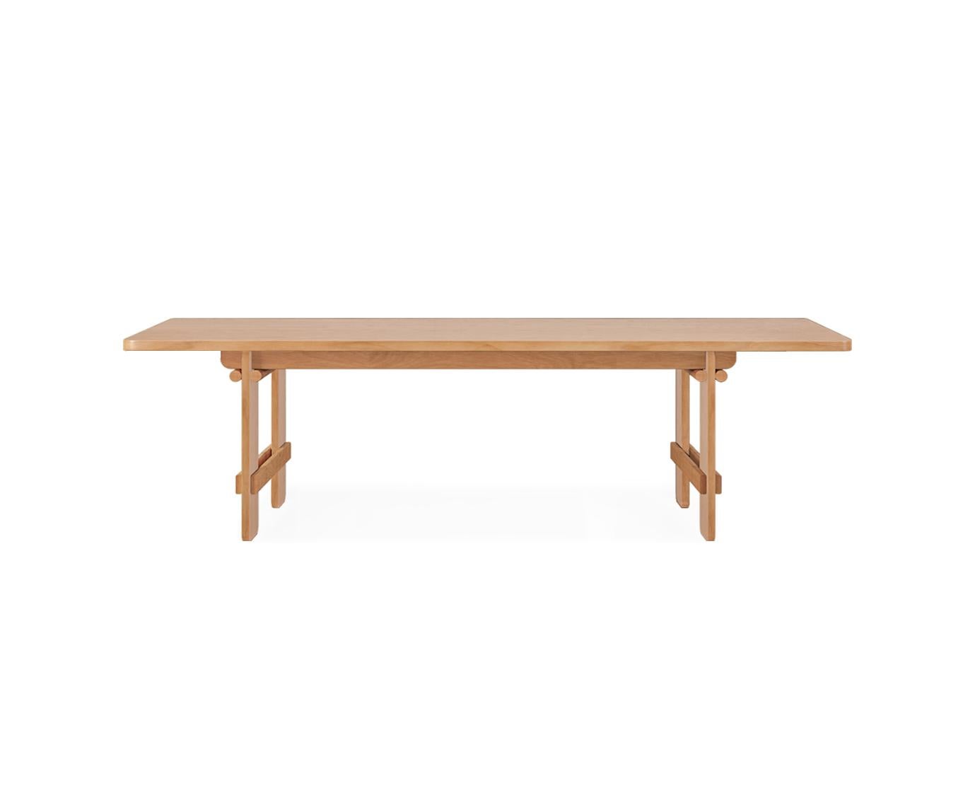 Moderne Mori Table - Table en frêne rustique au caractère organique en vente