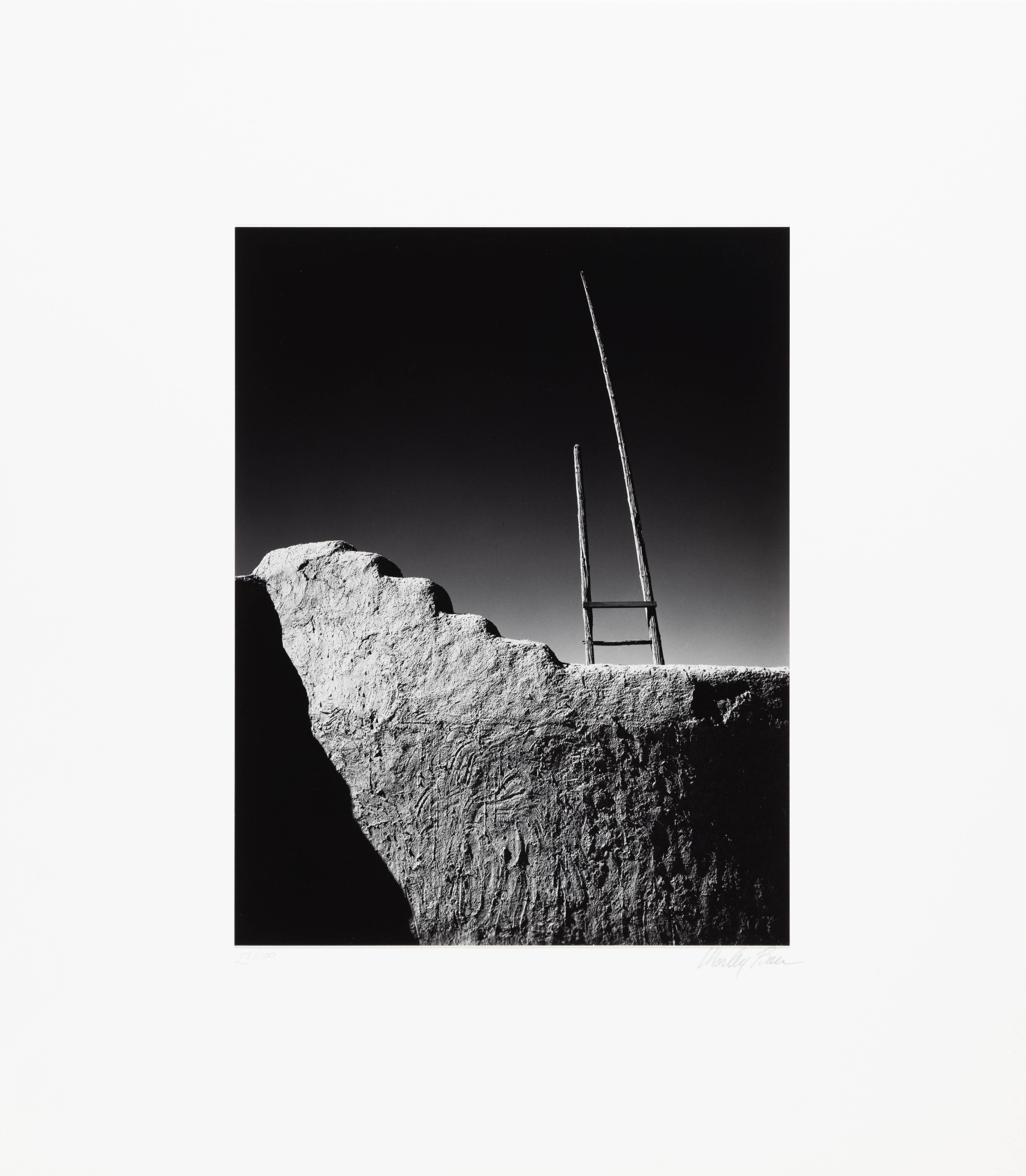 Kiva, San Ildefonse, Kiva (Moderne), Photograph, von Morley Baer