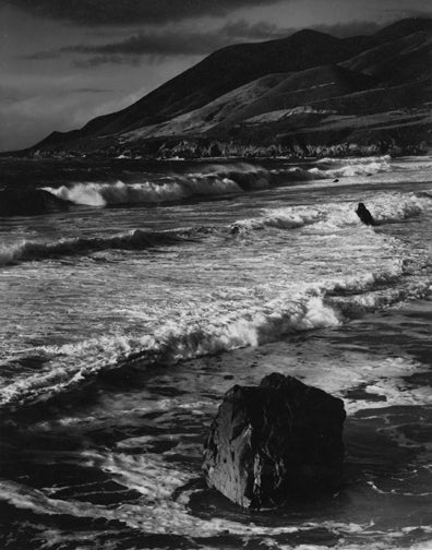 Landscape Photograph Morley Baer - Surf d'hiver, Garrapata, Sur Coast, 1966